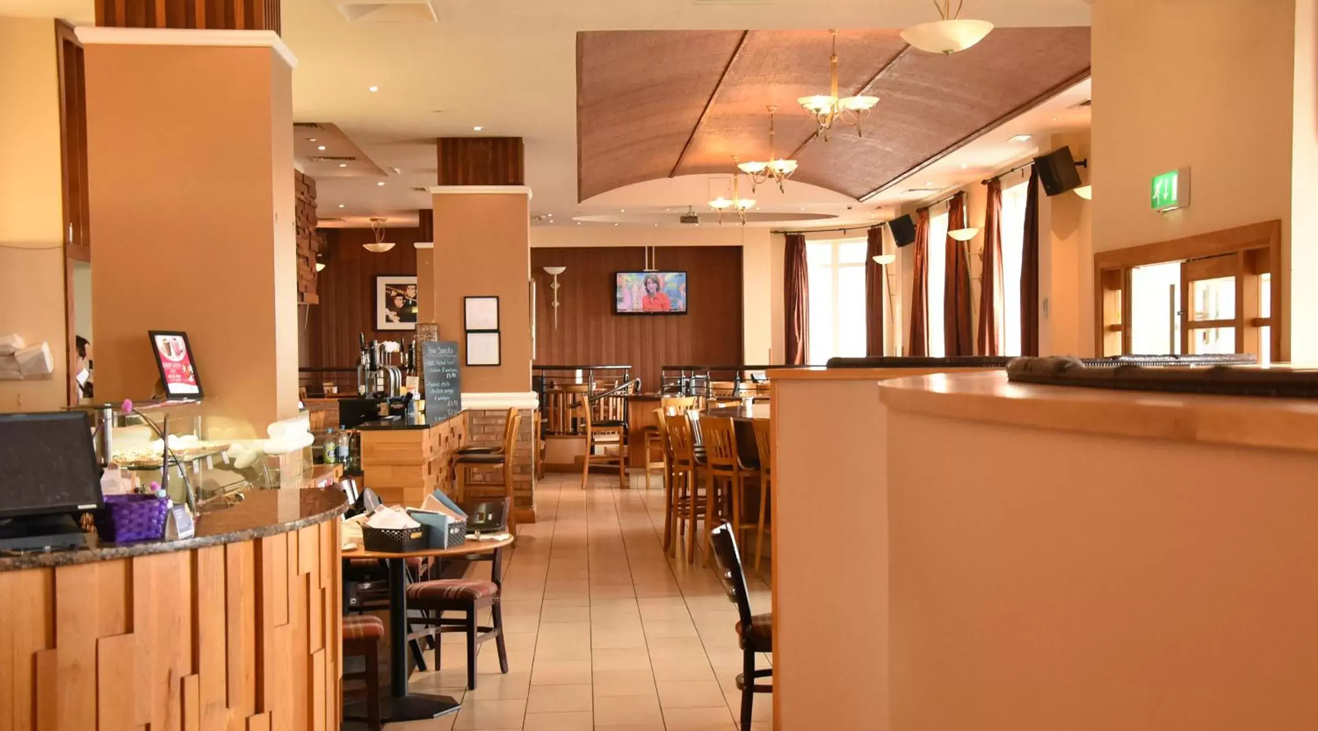 Lounge or bar, Restaurant/Places to Eat in Portrush Atlantic Hotel