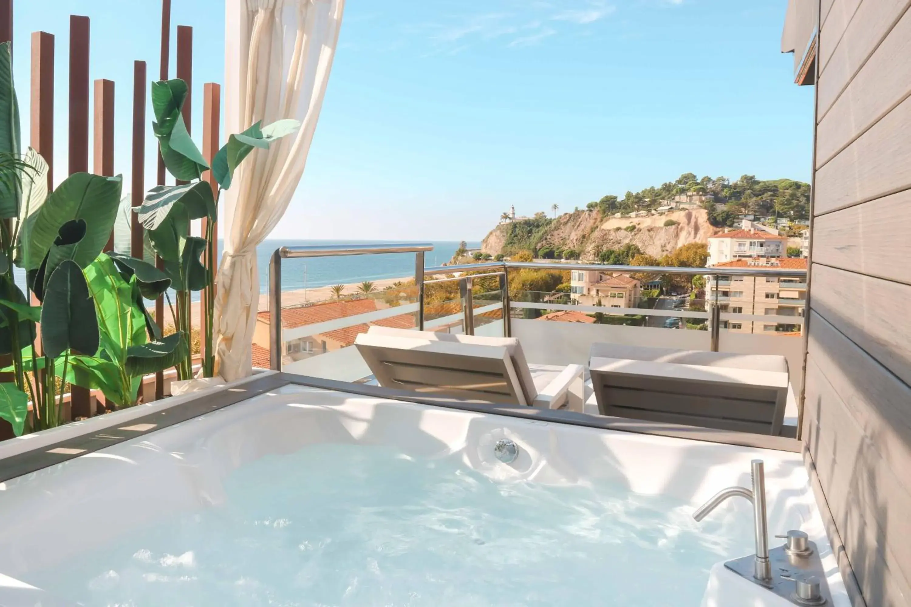 Balcony/Terrace, Swimming Pool in Hotel Kaktus Playa