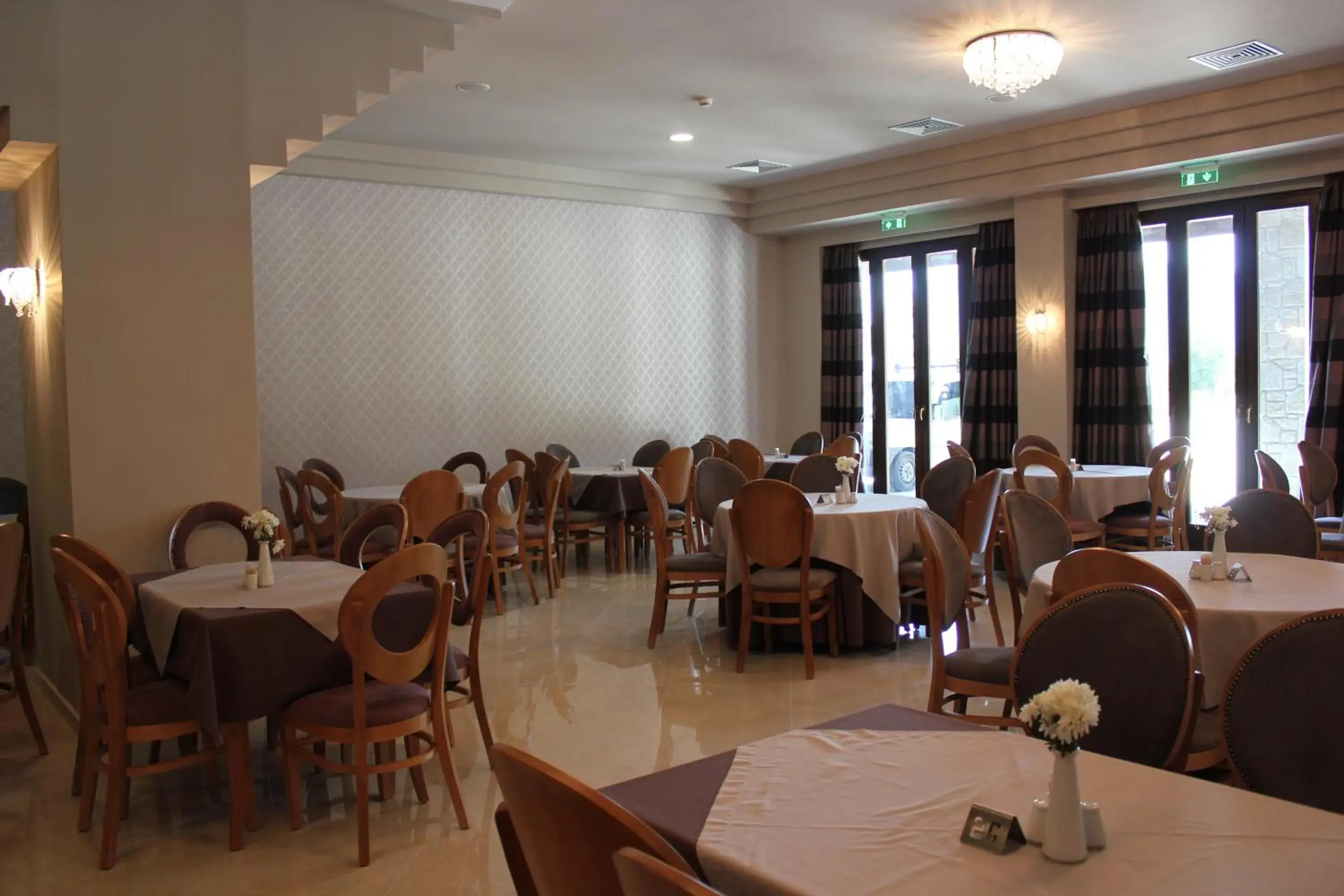 Restaurant/Places to Eat in Grand Meteora Hotel