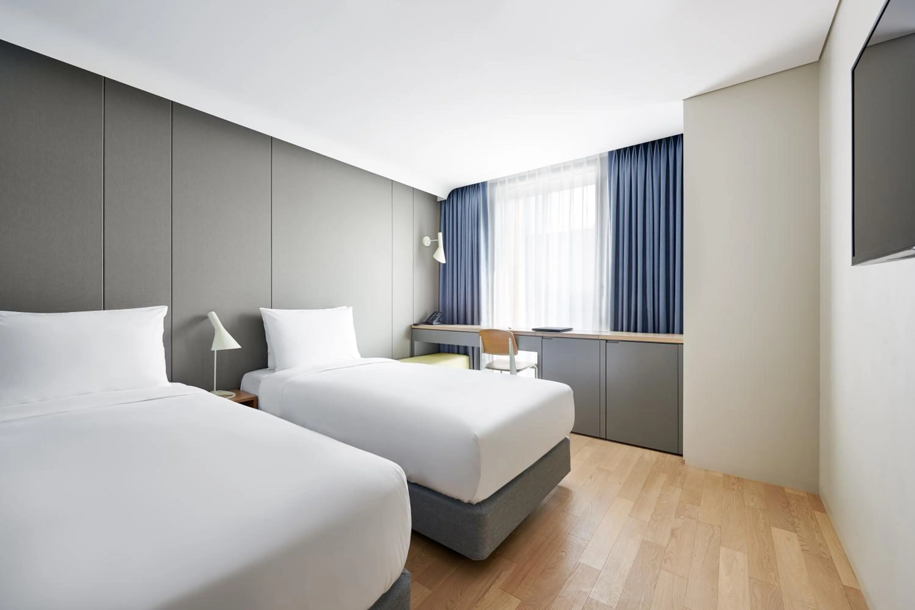 Property building, Bed in Hotel Peyto Samseong