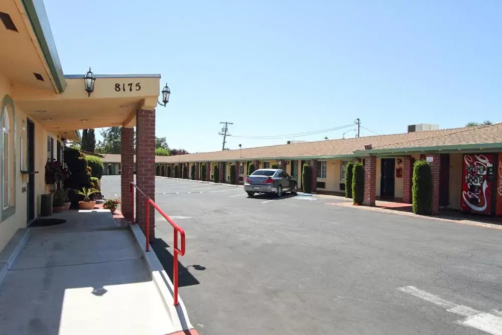 Property Building in King's Rest Motel