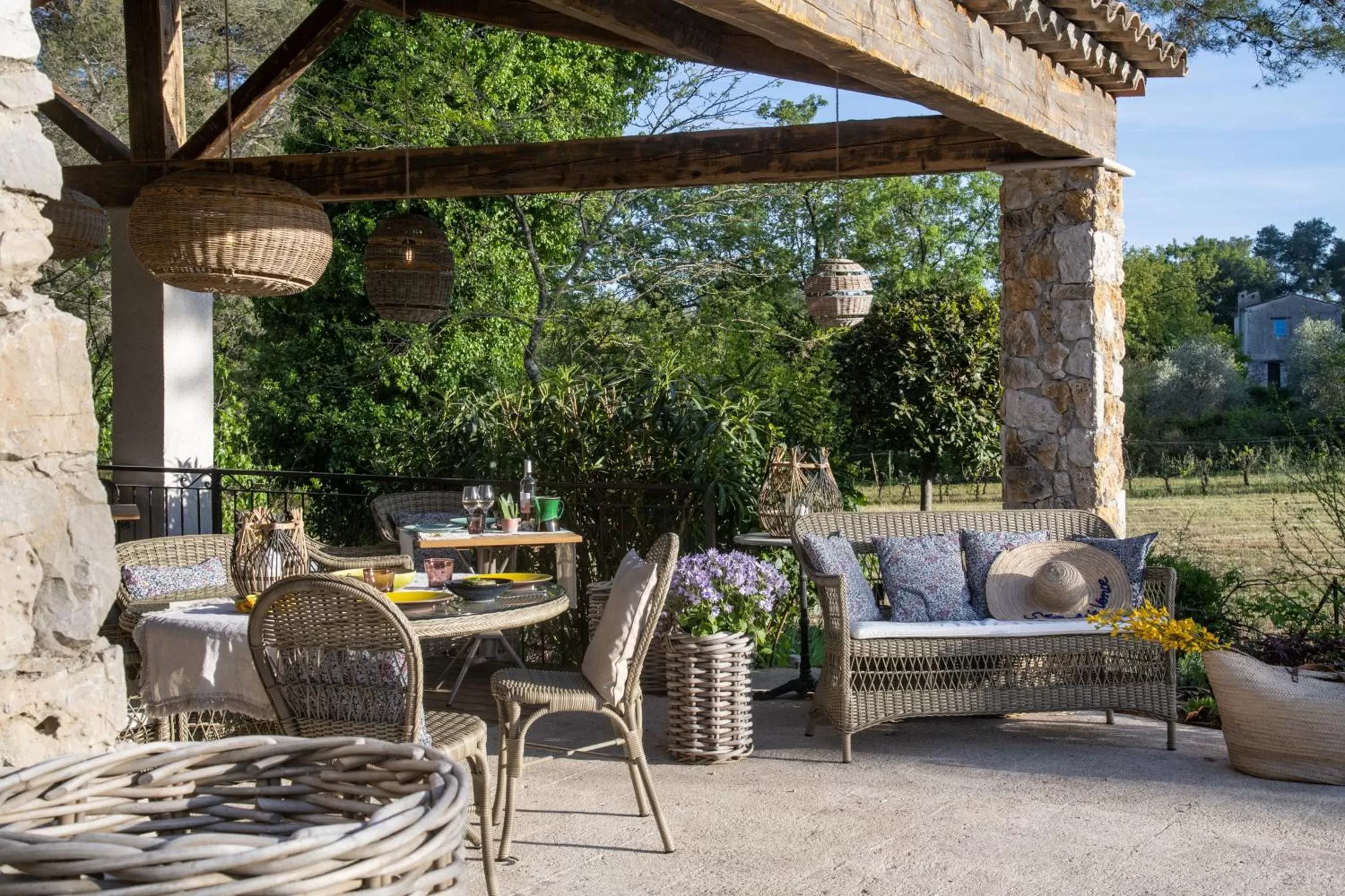 Restaurant/places to eat in Hotel Les Messugues