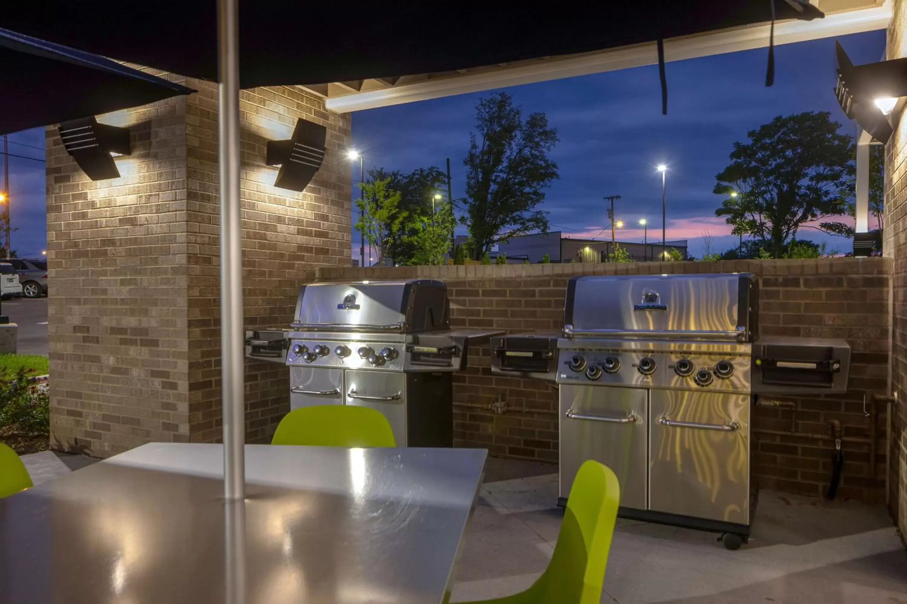 Property building, BBQ Facilities in Home2 Suites By Hilton Nashville Downtown-Metrocenter