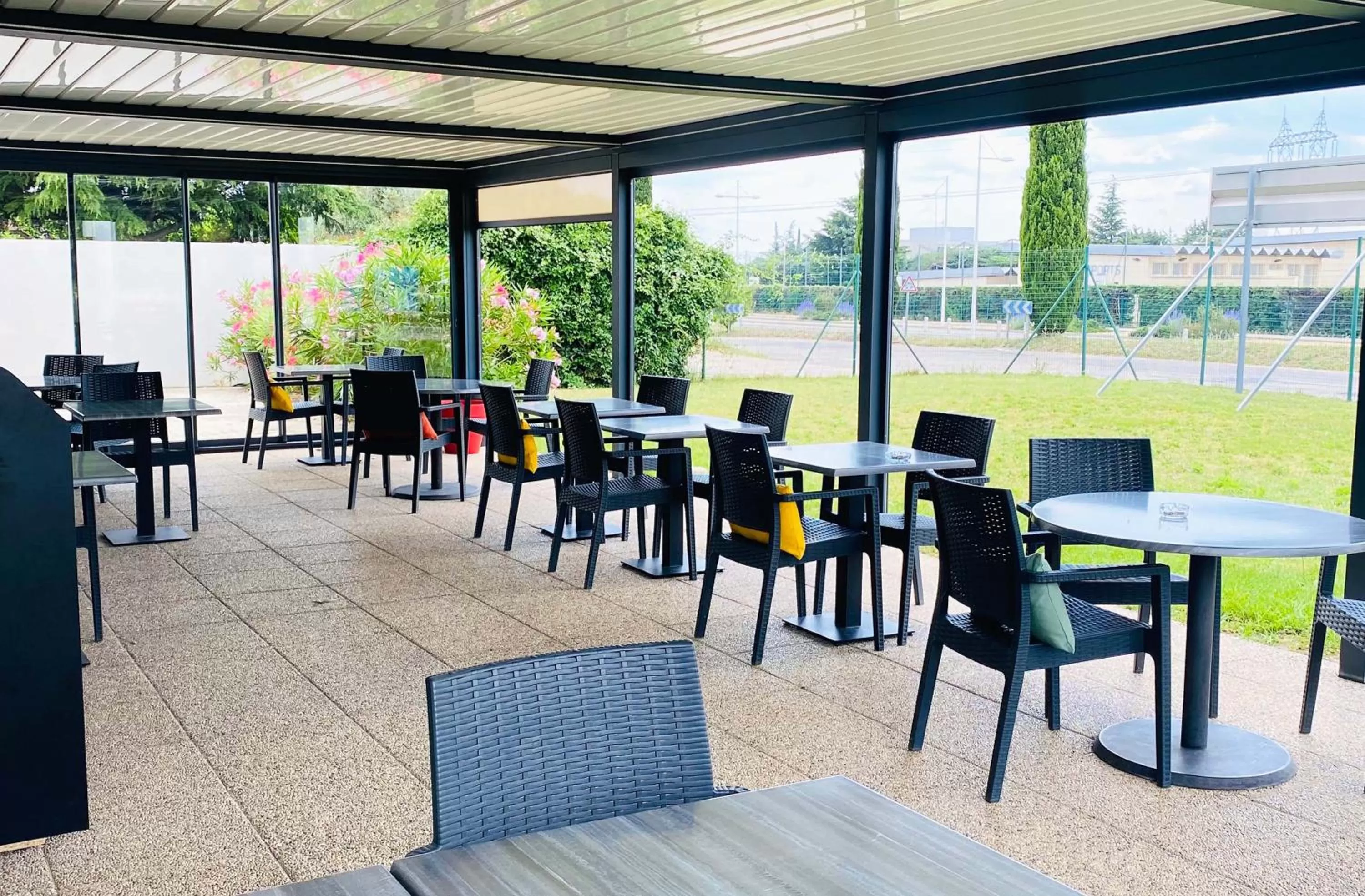 Restaurant/places to eat in Campanile Bollène A7