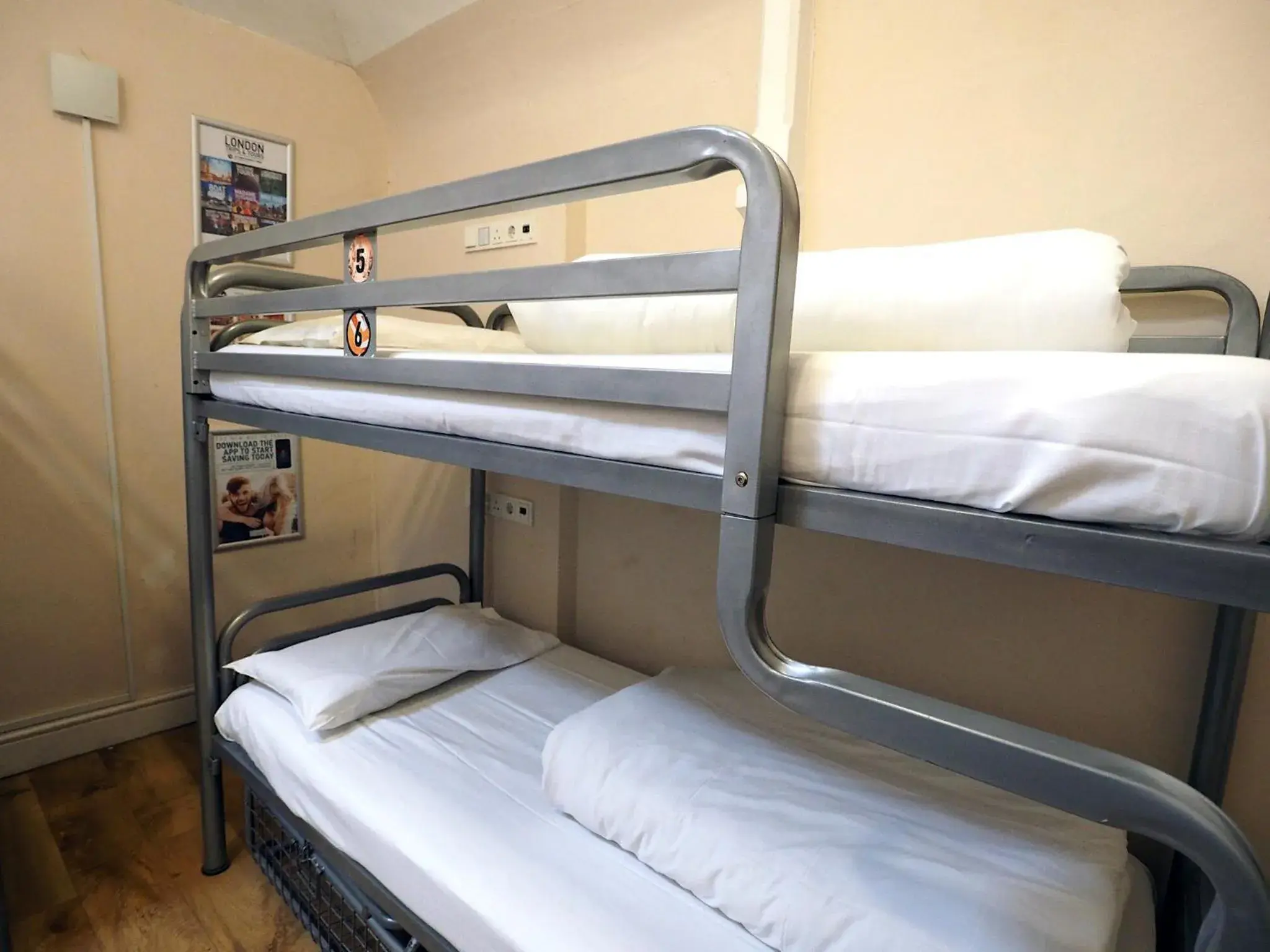 Bed in 4-Bed Mixed Dormitory Room External Shared Bathroom in St Christopher's Edinburgh Original