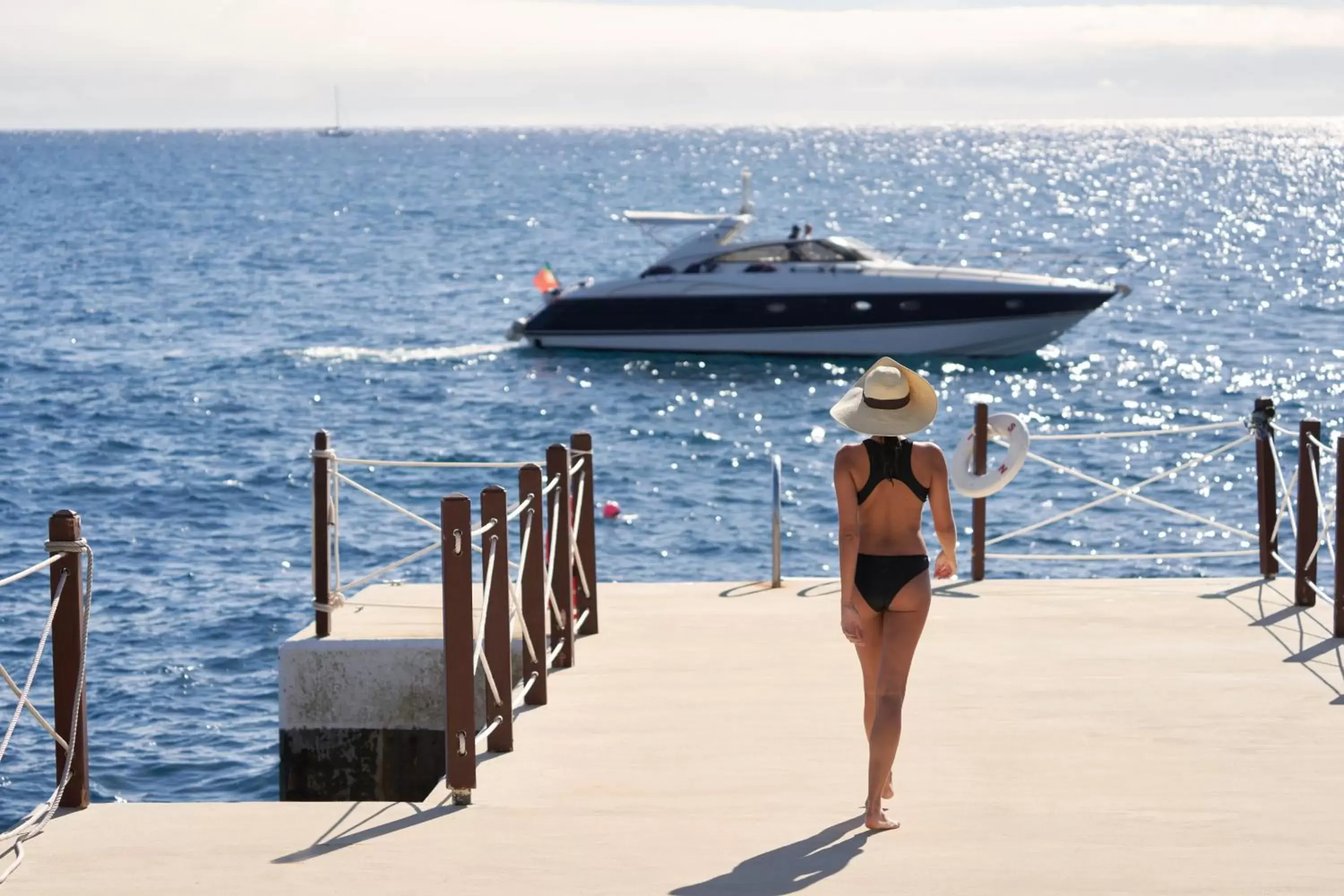 Beach in The Cliff Bay - PortoBay