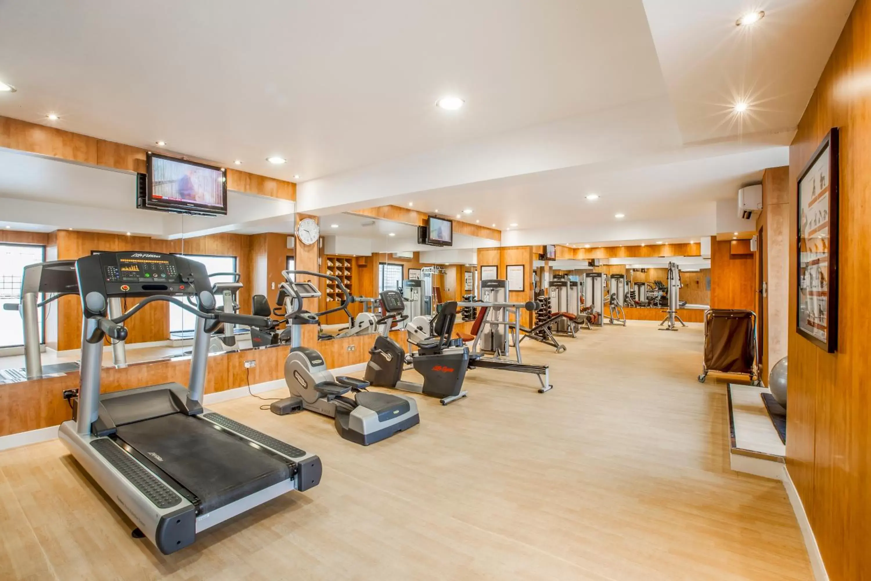 Fitness centre/facilities in Golden Sands Hotel Apartments Fitness centre/facilities in Golden Sands Hotel Apartments