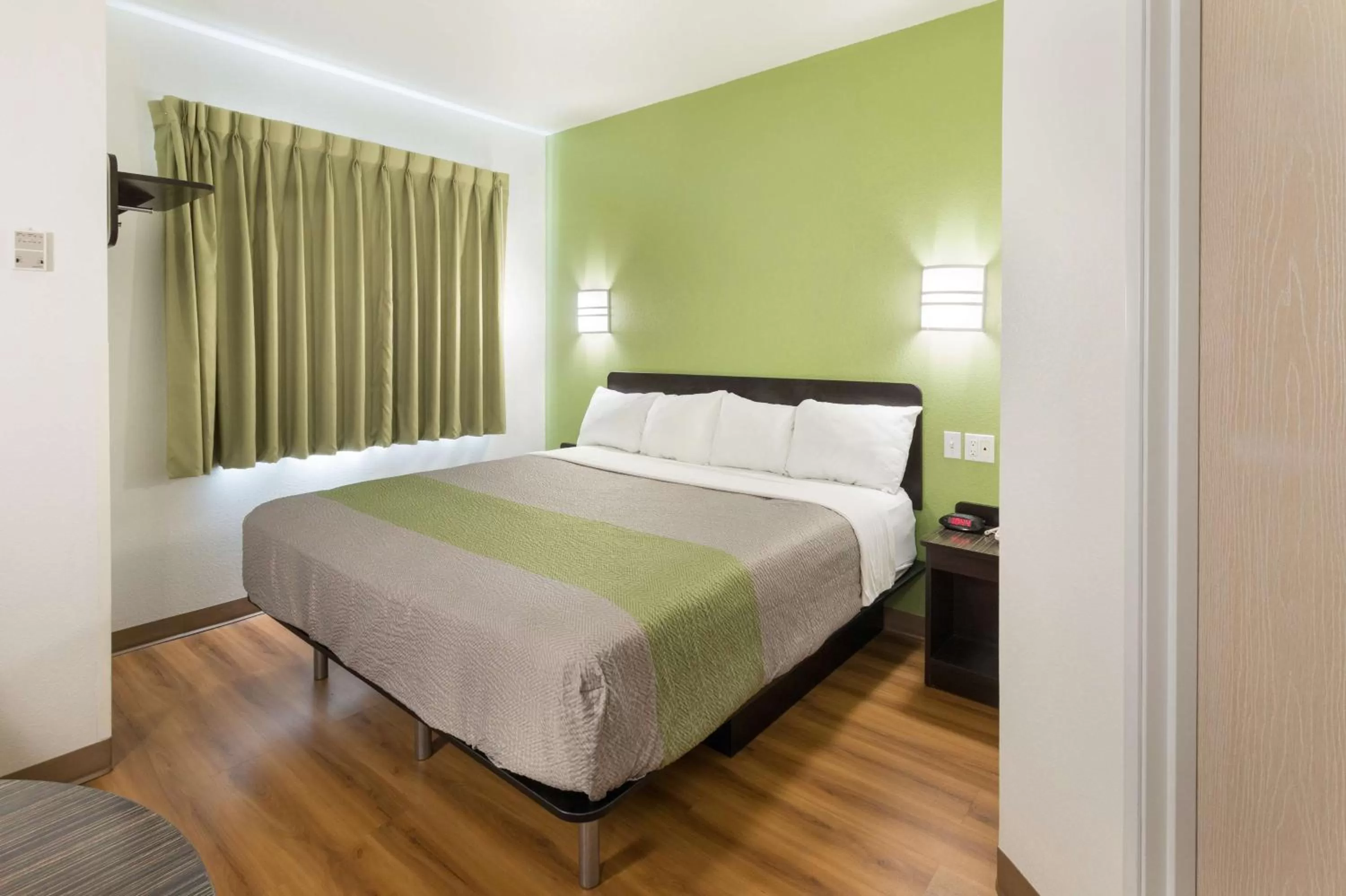 Bedroom, Bed in Motel 6-Hillsboro, TX