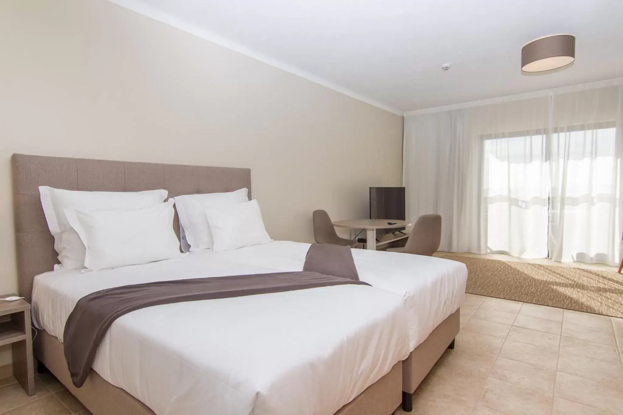 Bed in Pestana Gramacho Residences