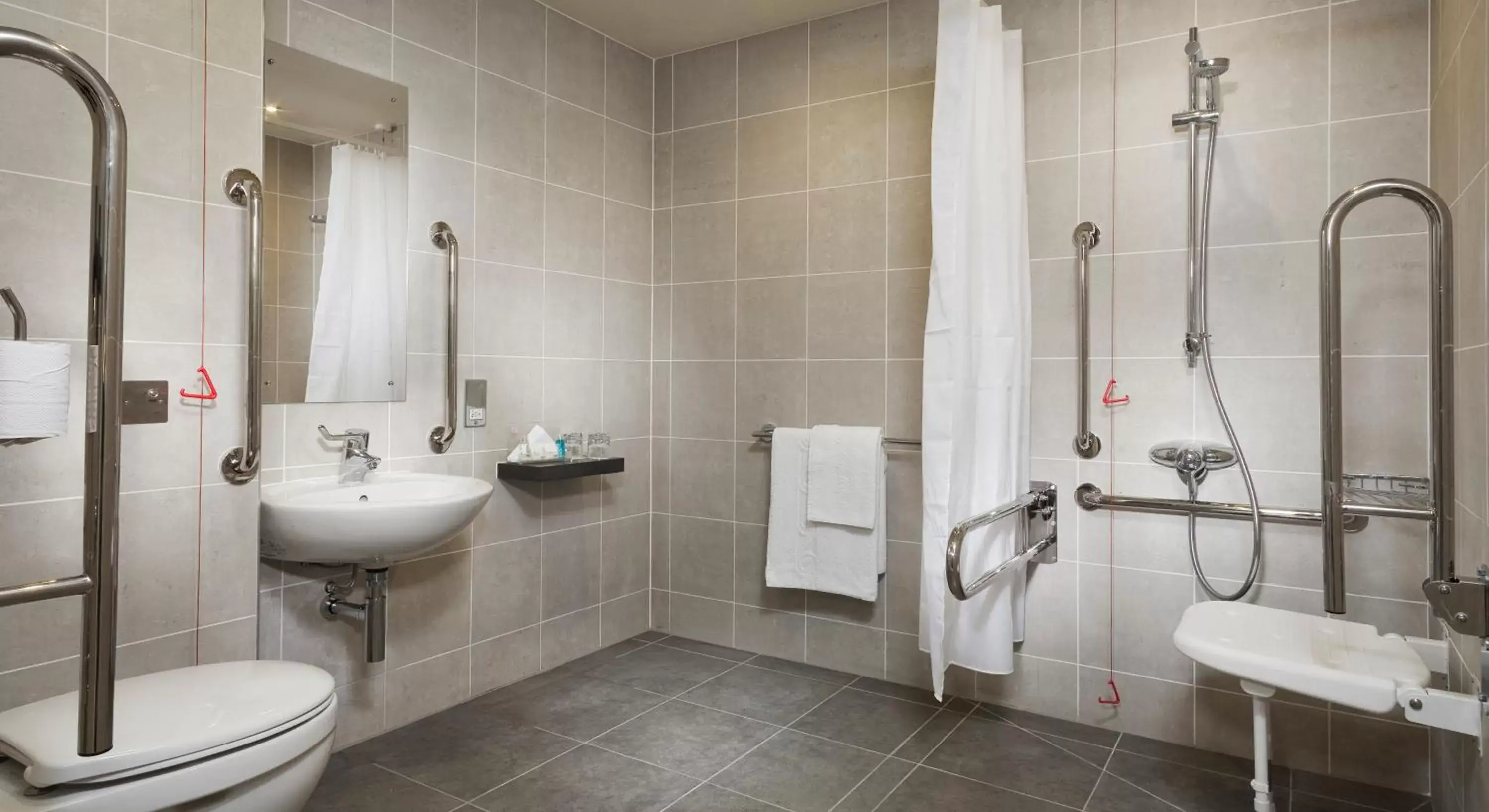 Other, Bathroom in Holiday Inn London - Whitechapel, an IHG Hotel