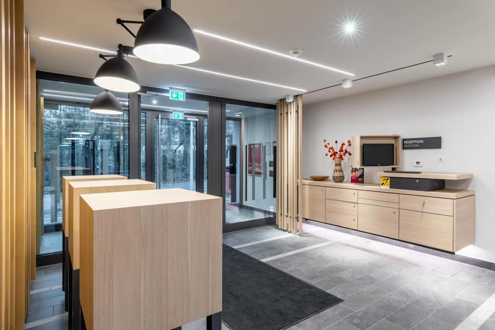 Lobby or reception in Serways Hotel Hösel