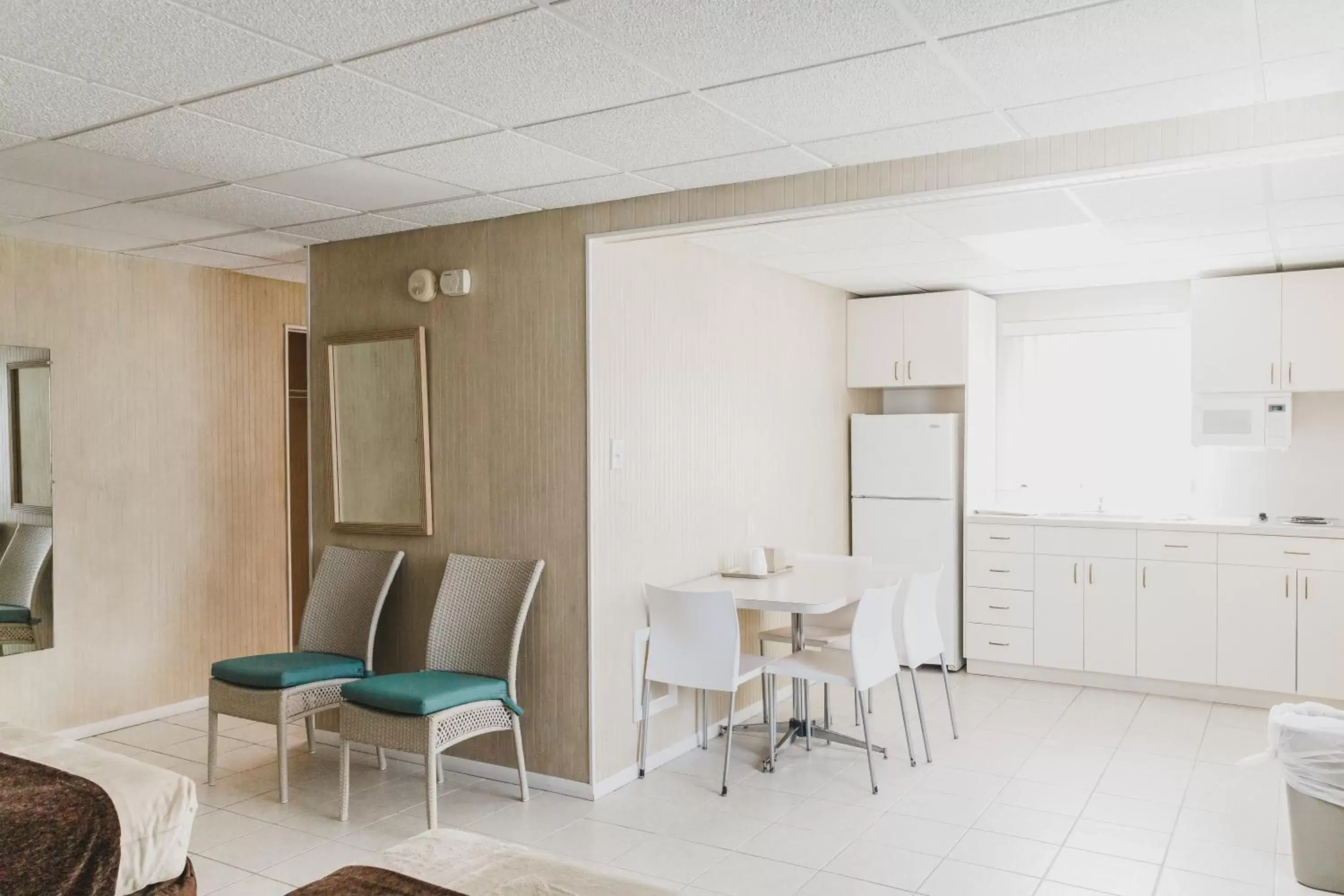 Seating Area in Heart of Wildwood Motel