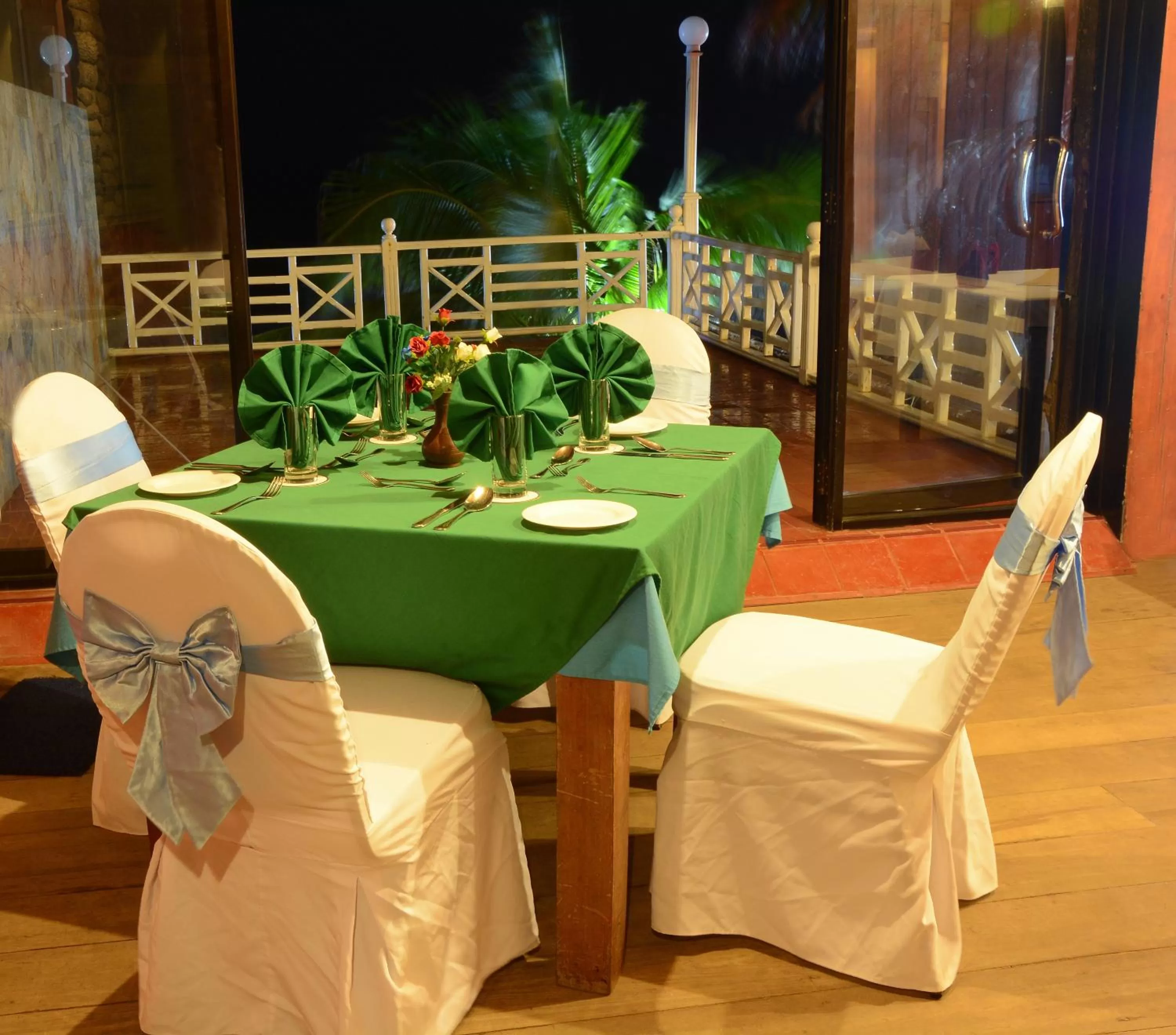 Restaurant/places to eat, Banquet Facilities in Mount Breeze Hotel