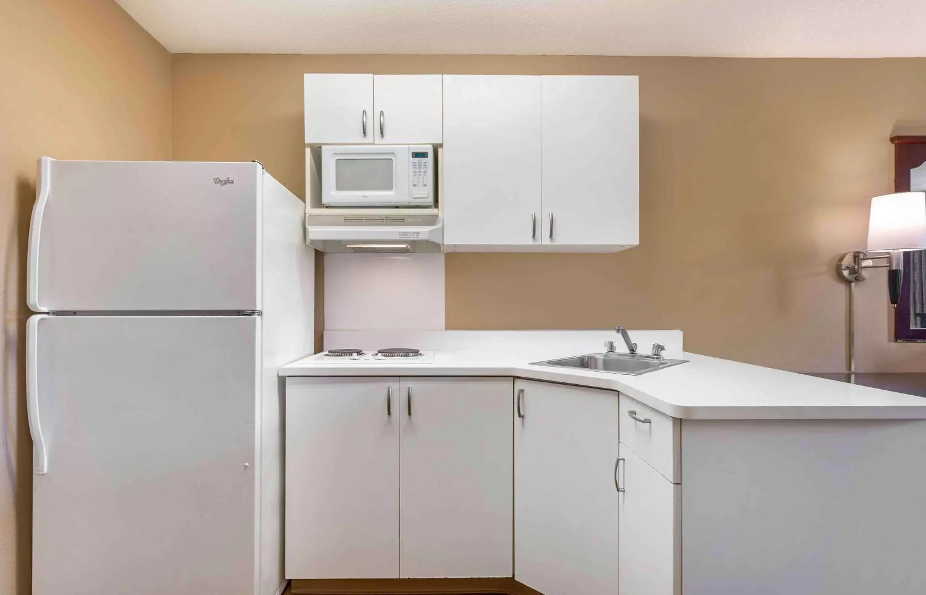 Bedroom, Kitchen/Kitchenette in Extended Stay America Suites - San Jose - Edenvale - North