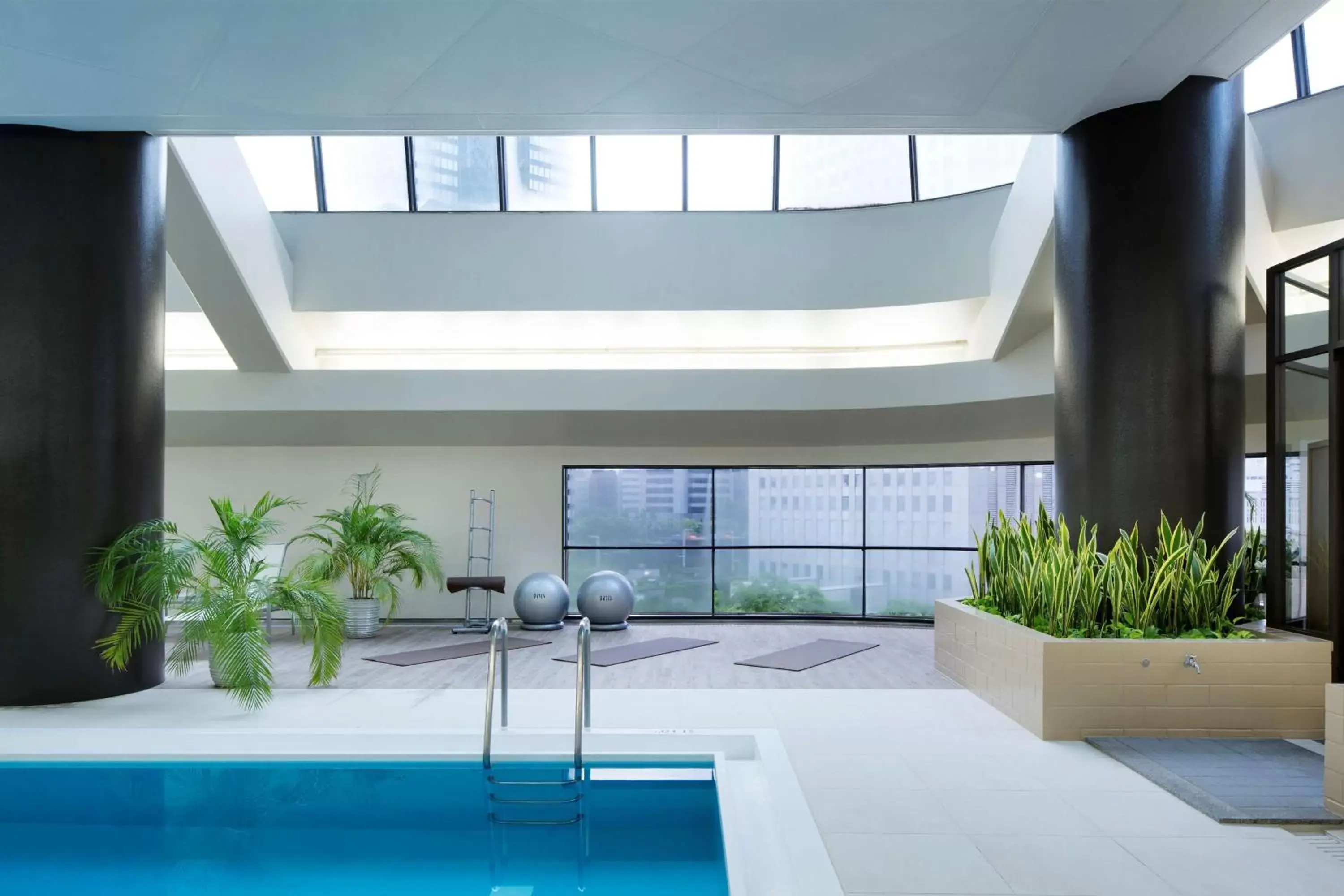 Pool view, Swimming Pool in Hilton Tokyo Hotel