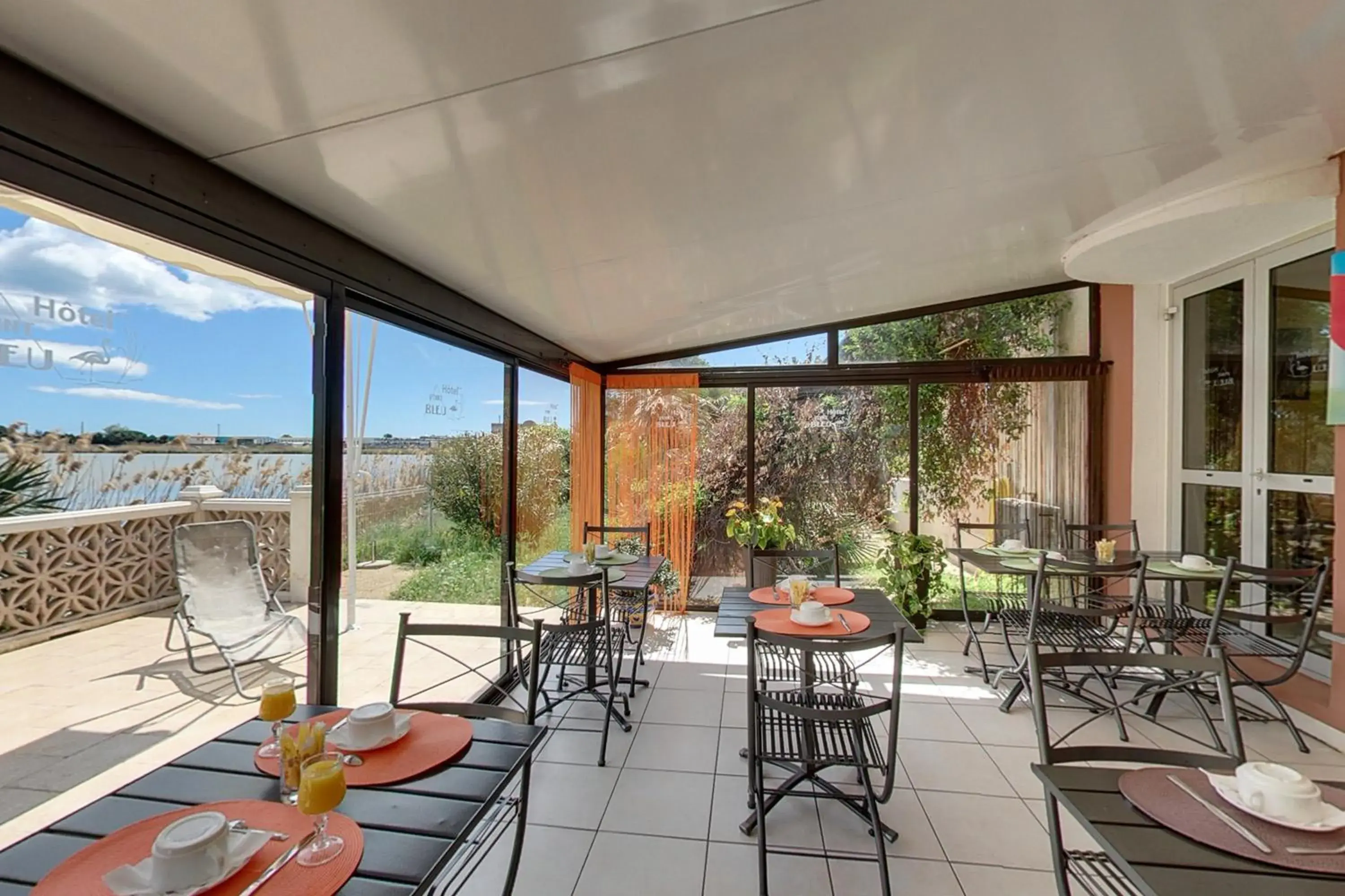 Hôtel Point Bleu Hôtel Point Bleu