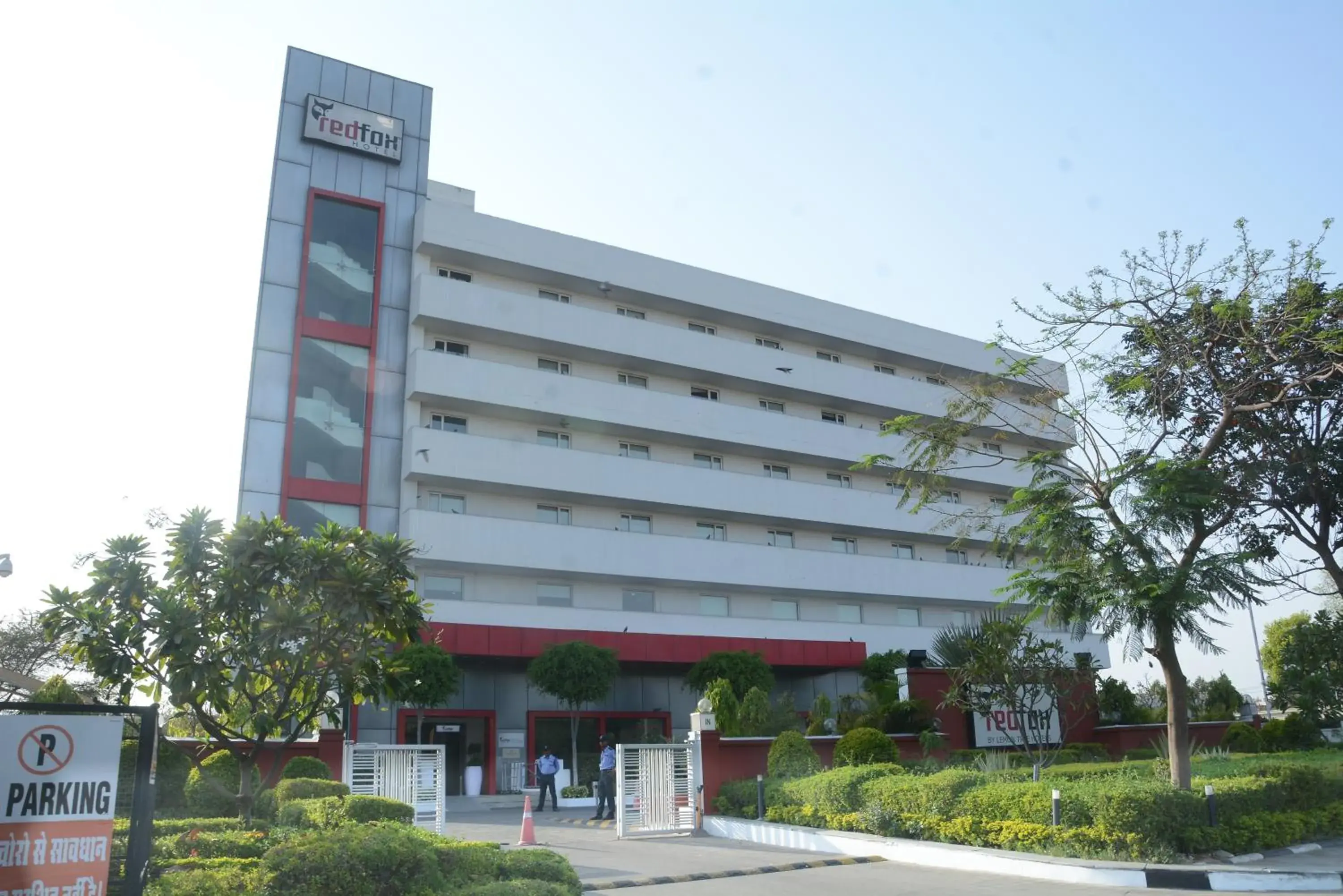 Facade/entrance in Red Fox Hotel, Jaipur