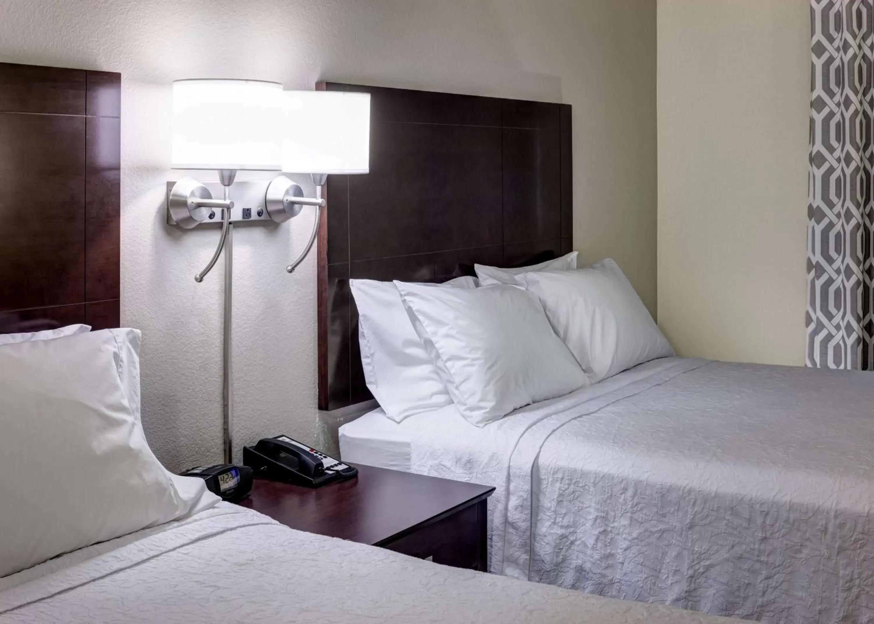 Bed in Hampton Inn & Suites Phoenix North/Happy Valley