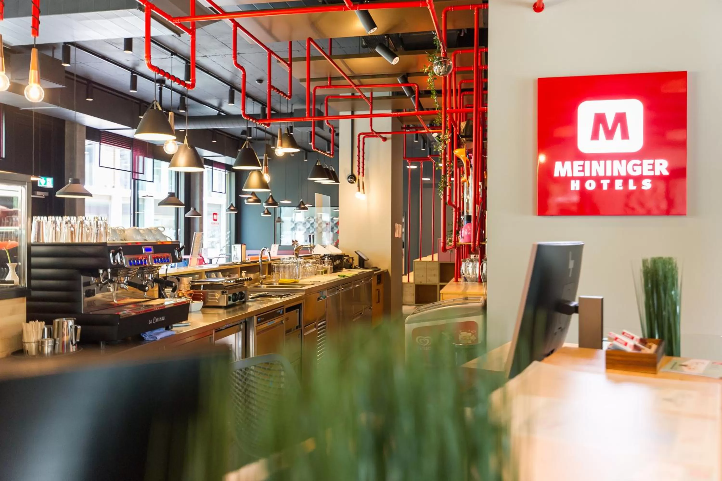 Lobby or reception in MEININGER Hotel Zürich Greencity