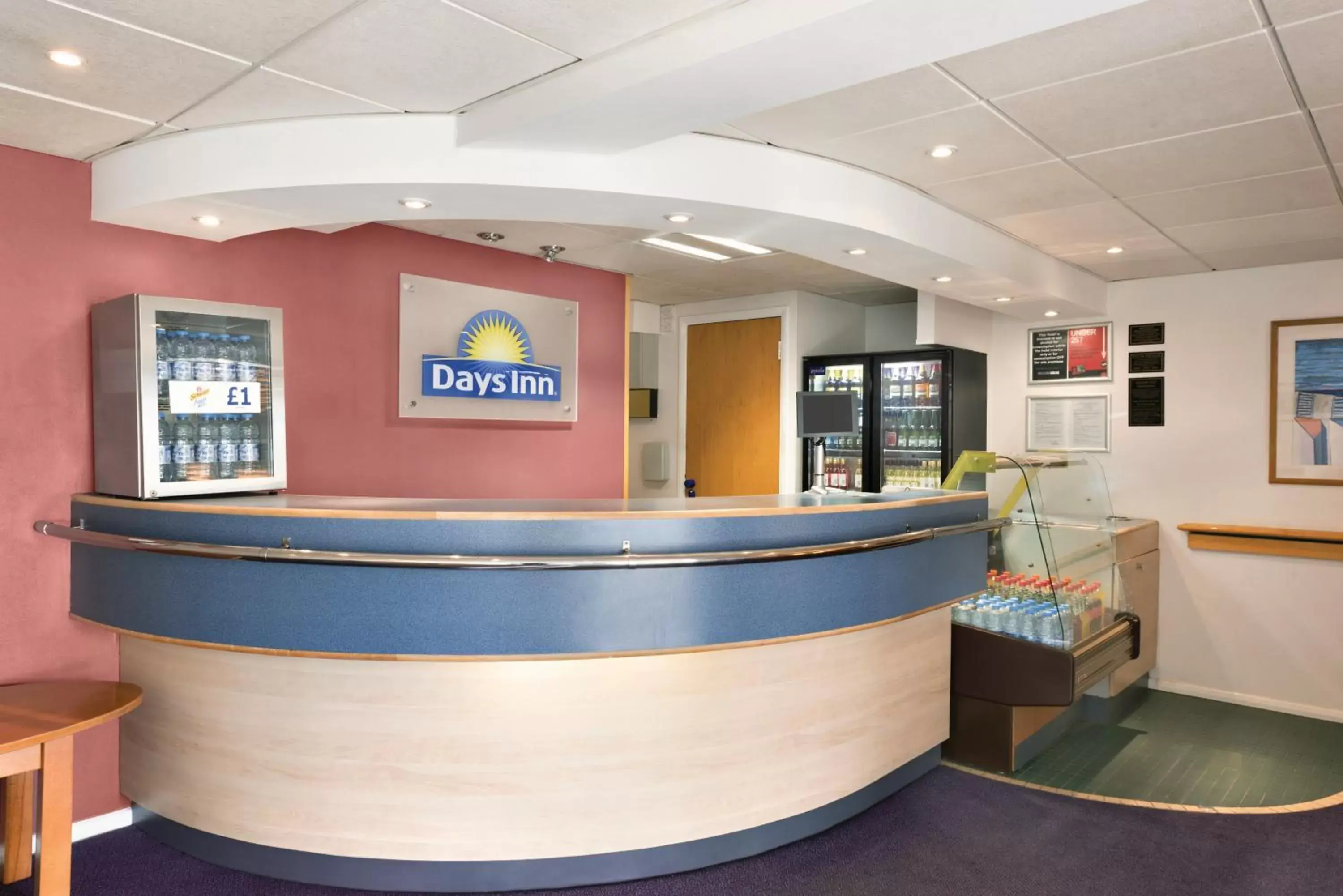 Lobby or reception, Lobby/Reception in Days Inn Hotel Membury