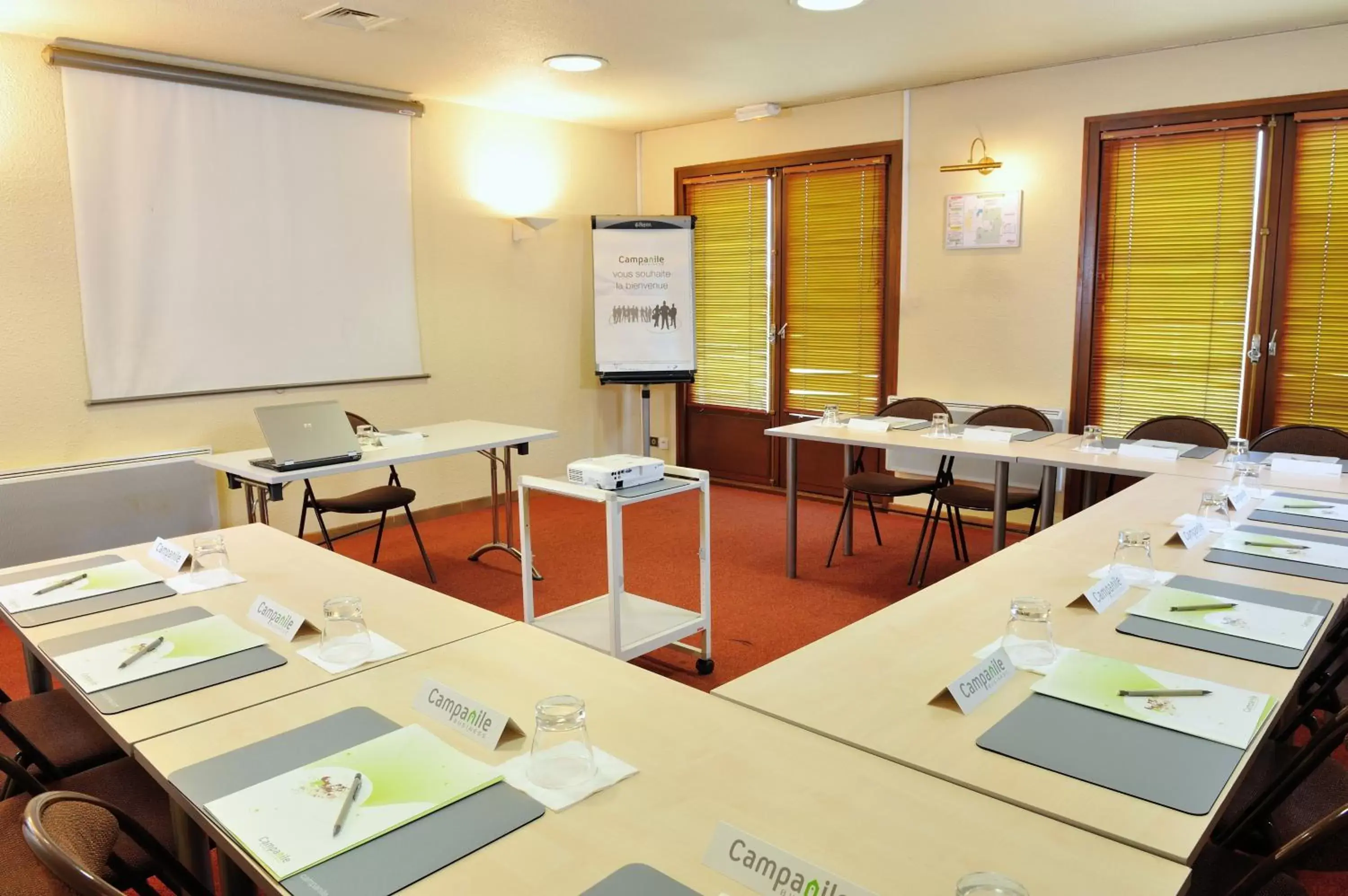 Seating area, Business Area/Conference Room in Campanile Saintes