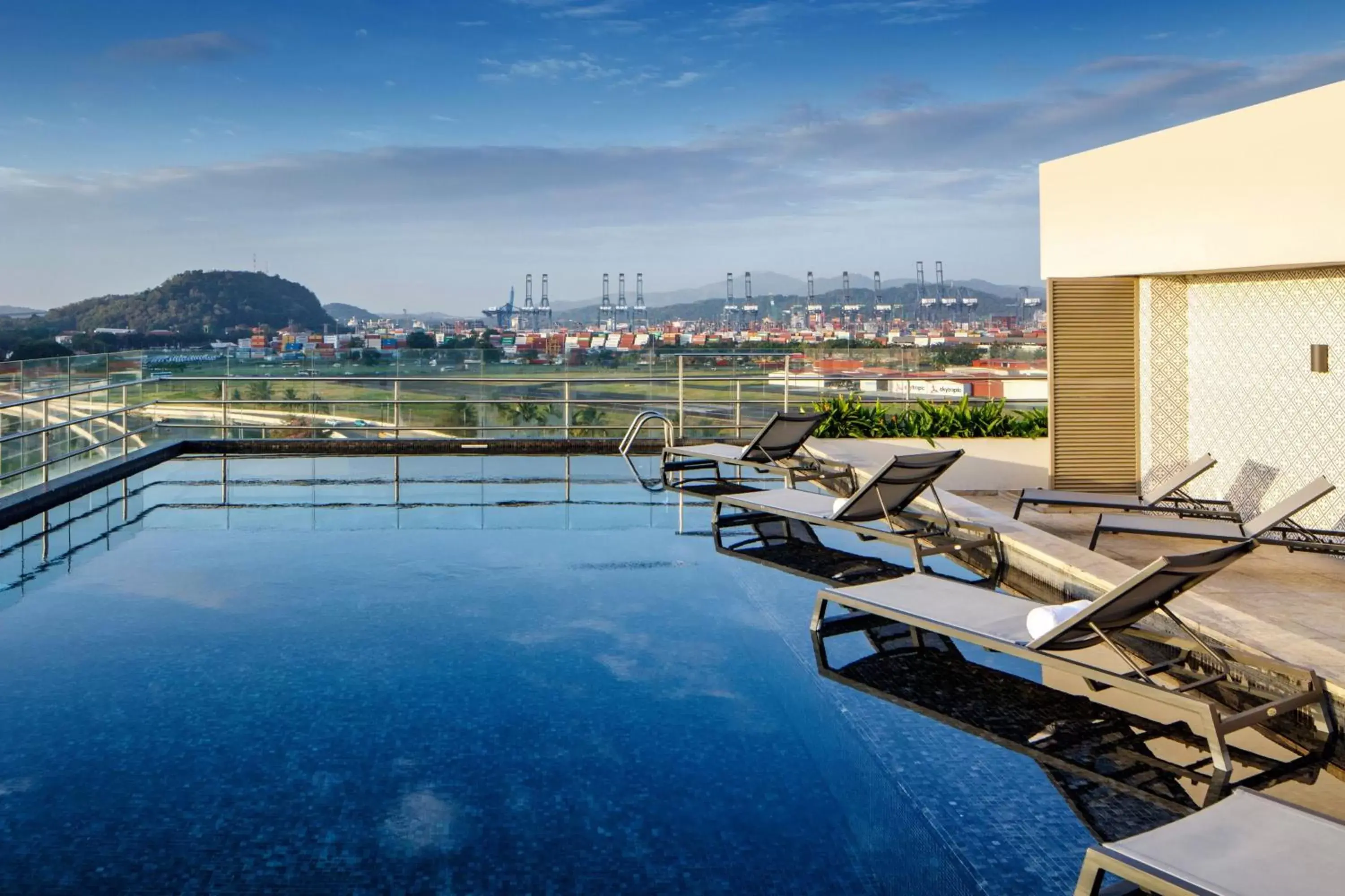 Swimming Pool in Marriott Panama Hotel