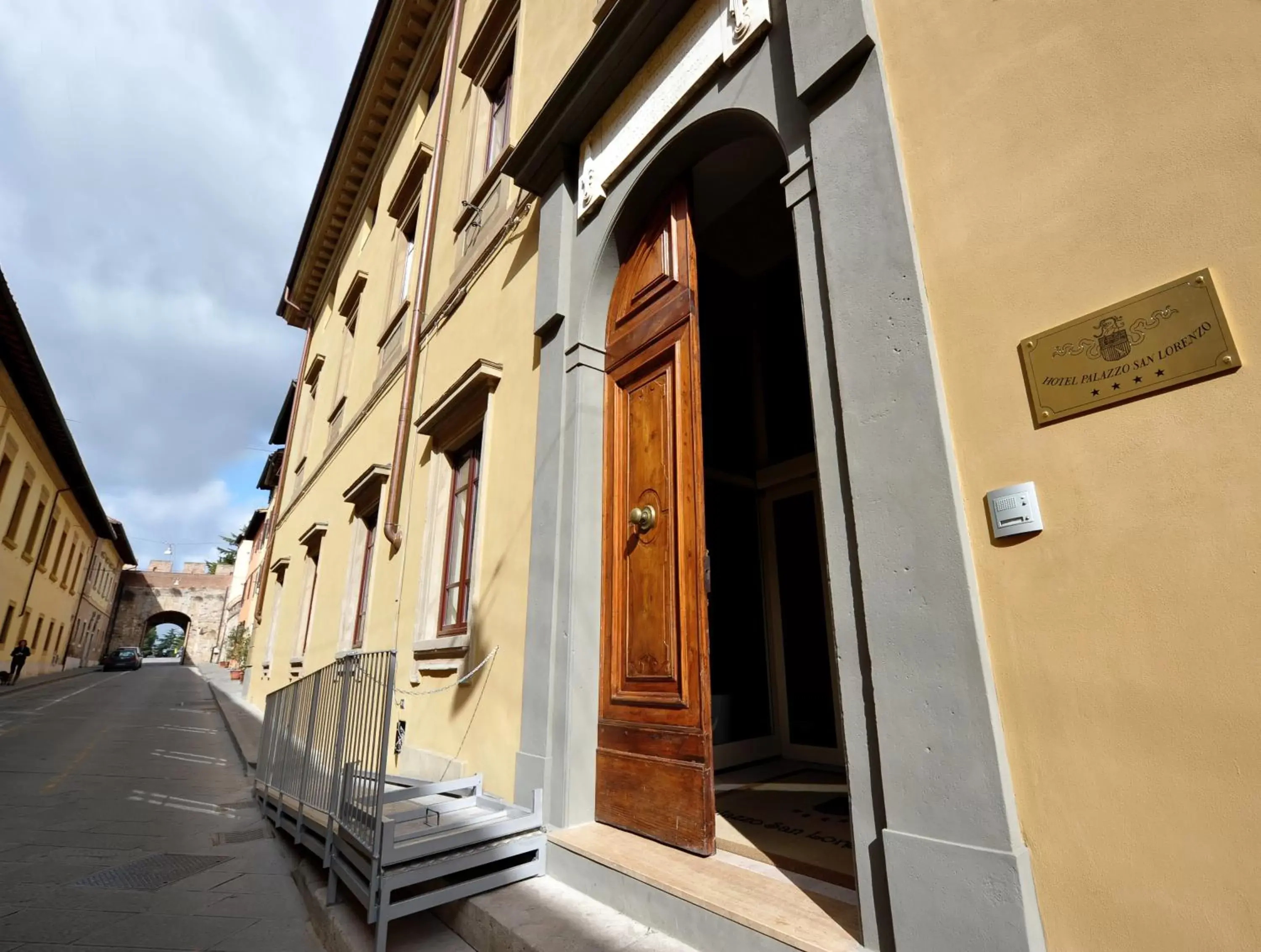 Facade/entrance in Hotel Palazzo San Lorenzo & Spa