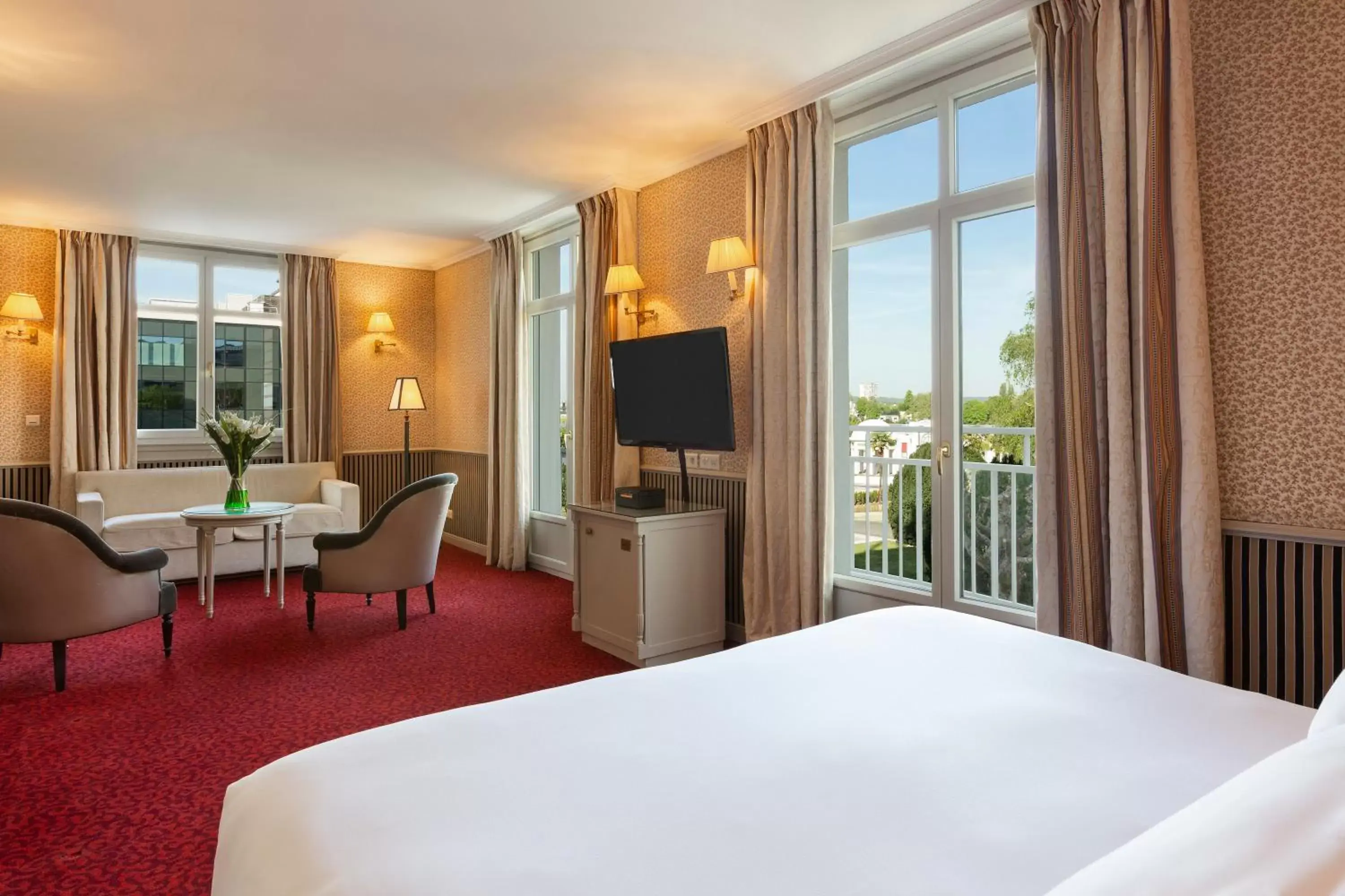 Photo of the whole room in Hôtel Barrière le Grand Hôtel Enghien-les-Bains