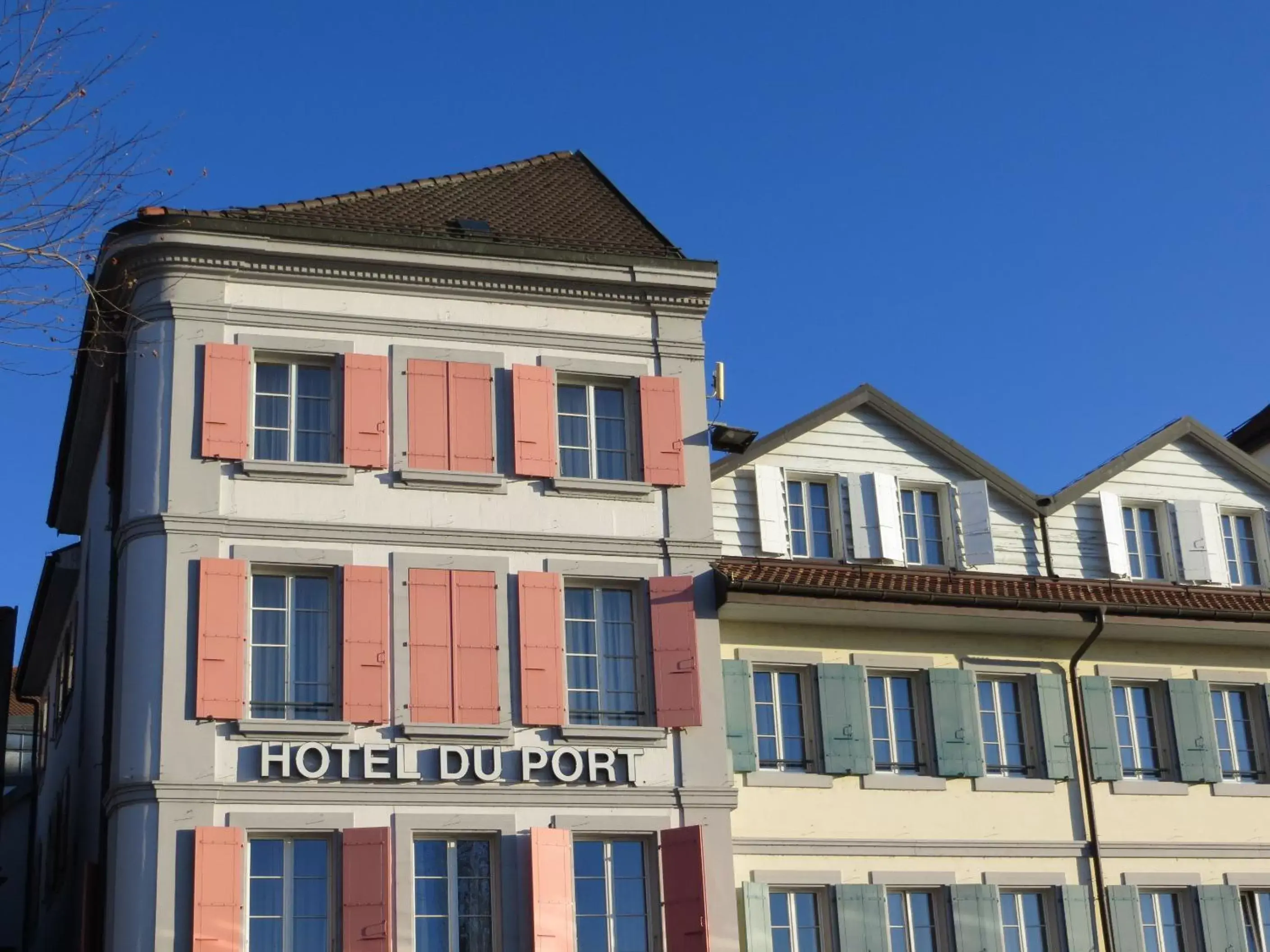 Facade/entrance, Property Building in Hôtel du Port