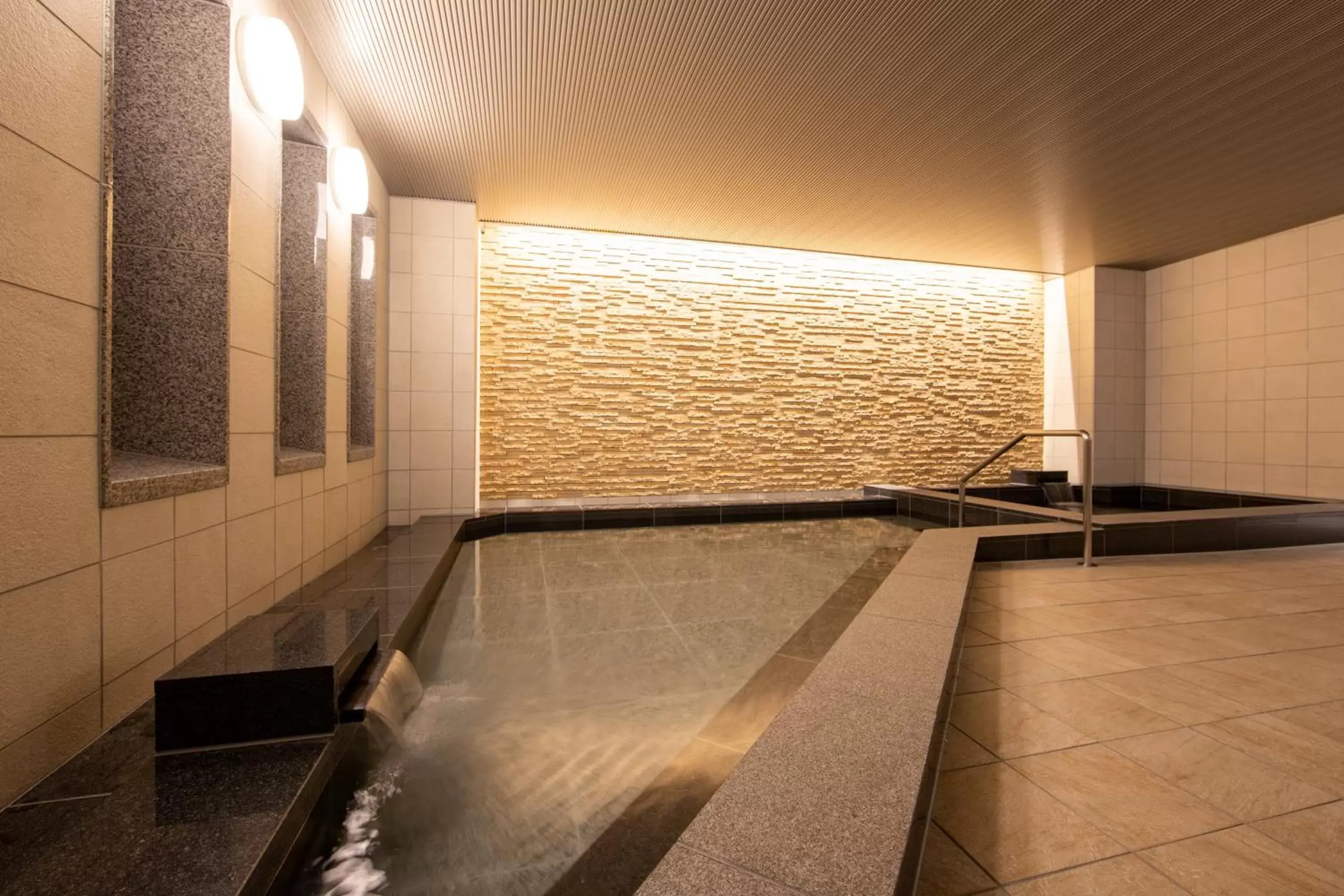 Public Bath in karaksa hotel grande Shin-Osaka Tower