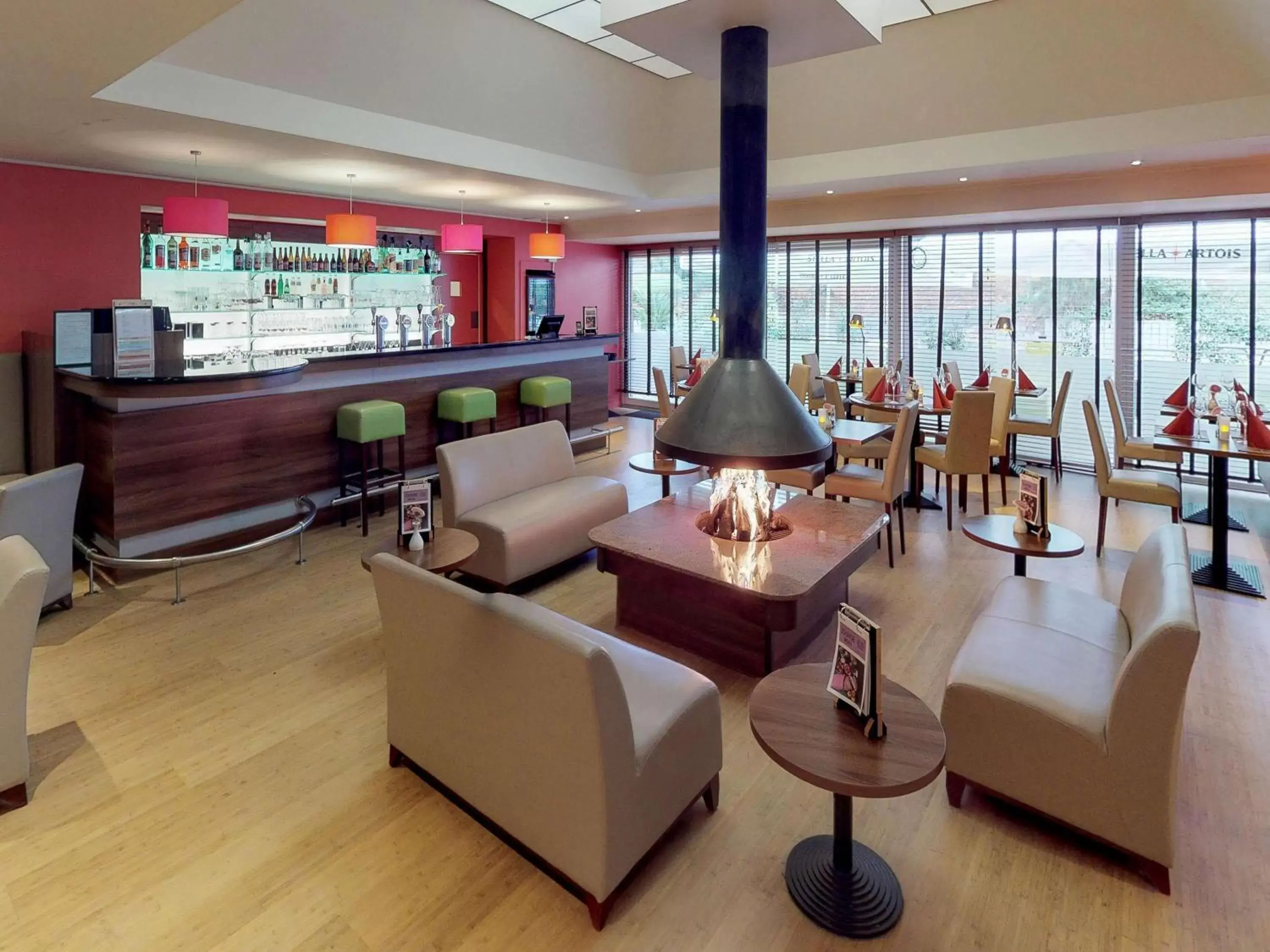 Restaurant/places to eat, Lounge/Bar in ibis Styles Louvain-la-Neuve Hotel and Events