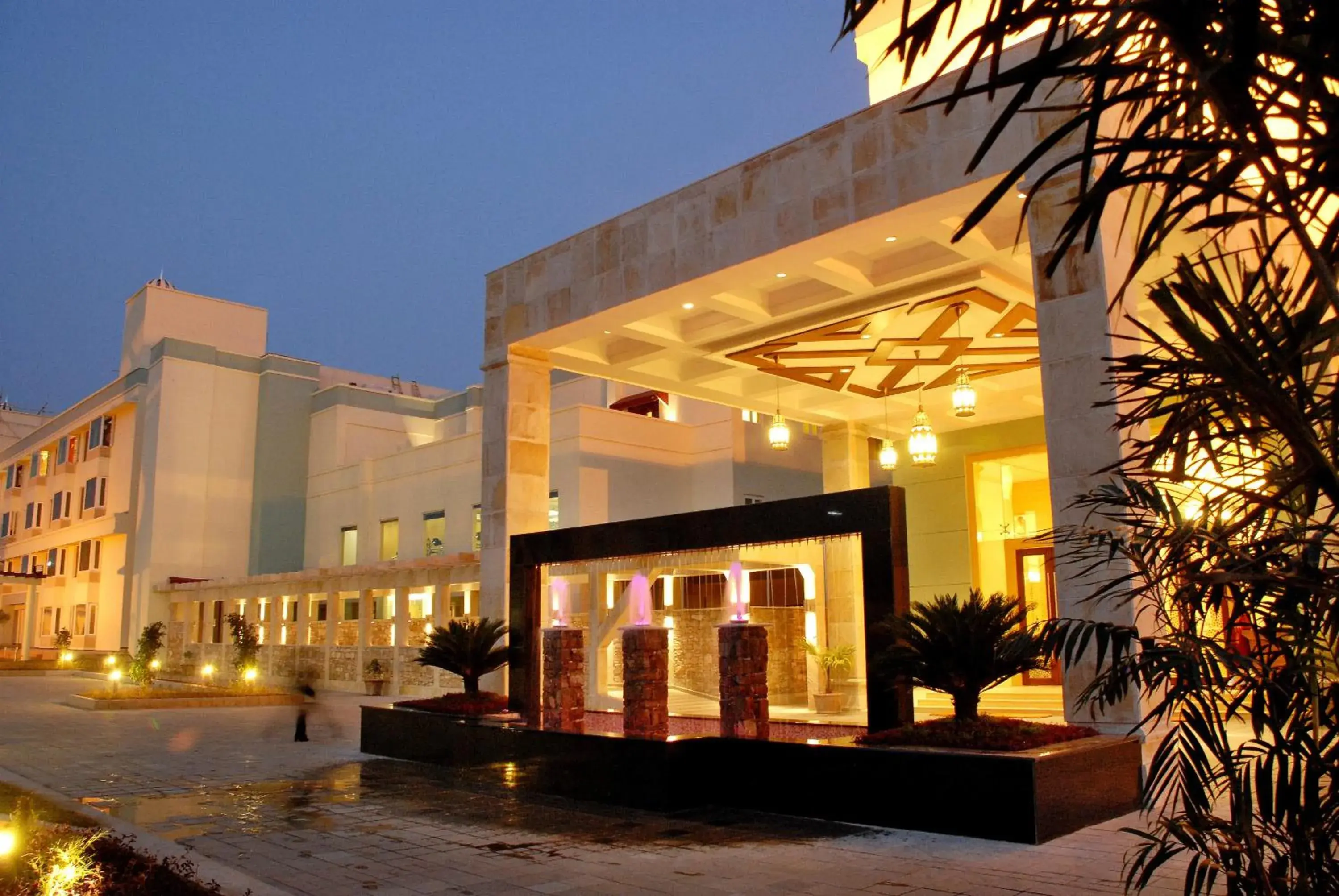 Facade/entrance in Hotel Cambay Grand - Kukas