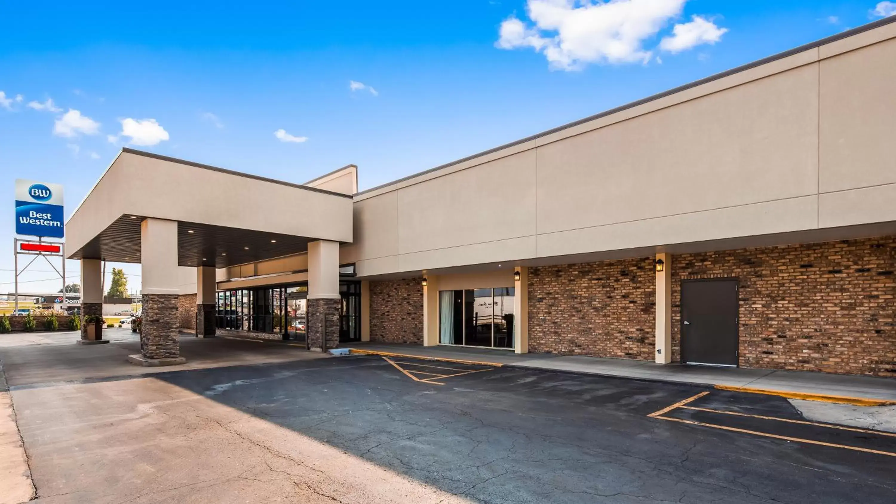 Swimming Pool in Best Western State Fair Inn