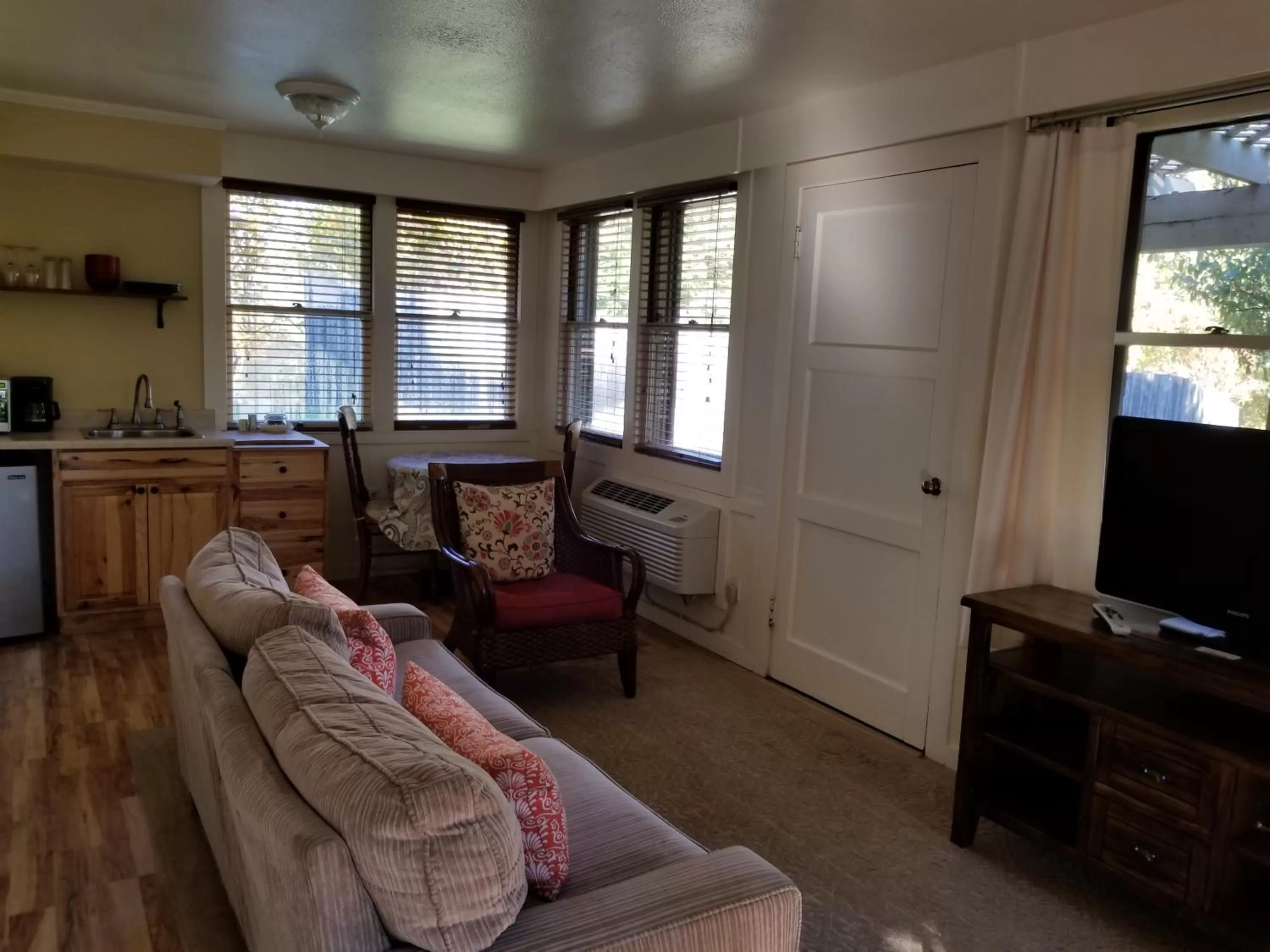 China Creek Cottages