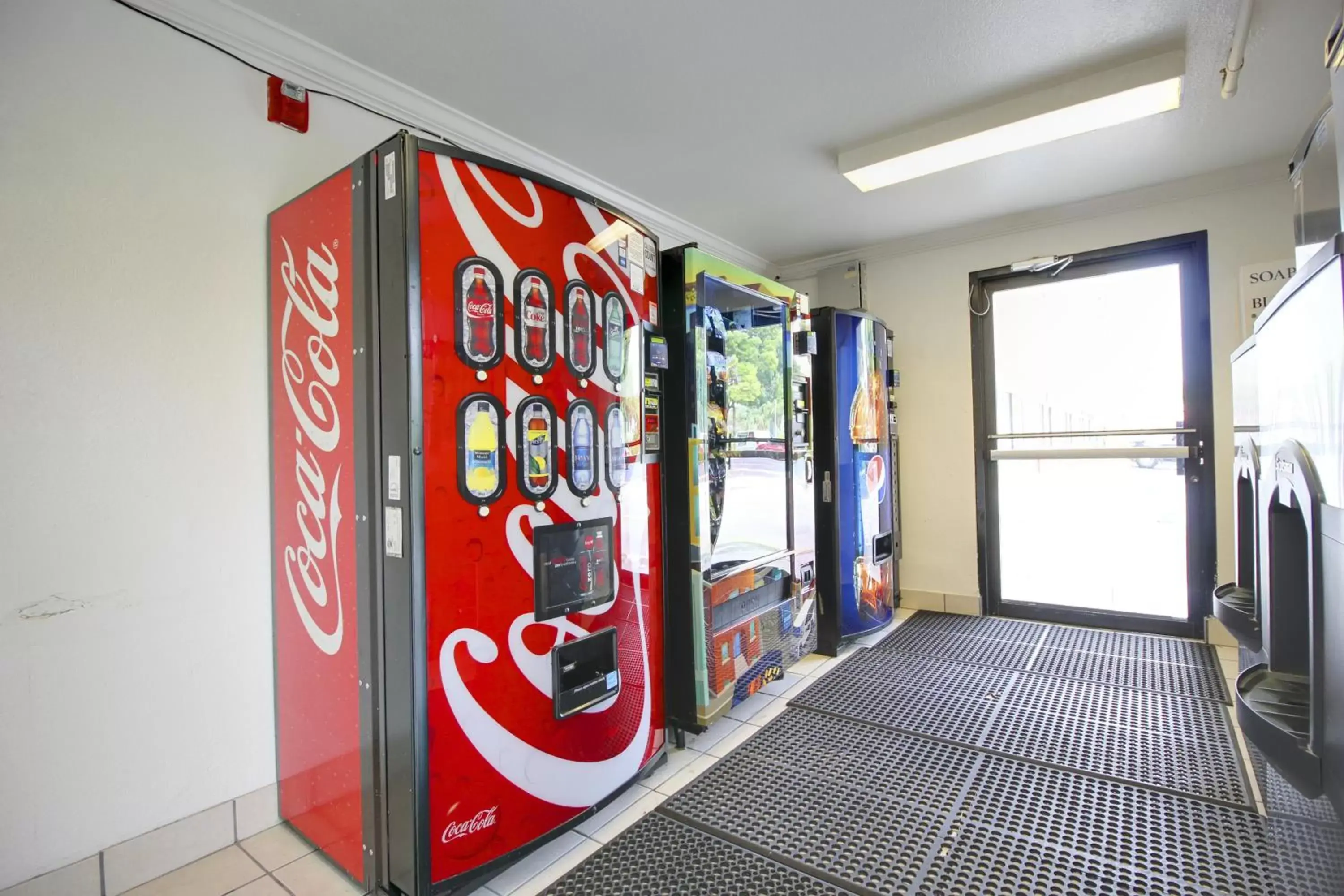 On-site shops in Motel 6-Lantana West Palm Beach, FL On-site shops in Motel 6-Lantana West Palm Beach, FL