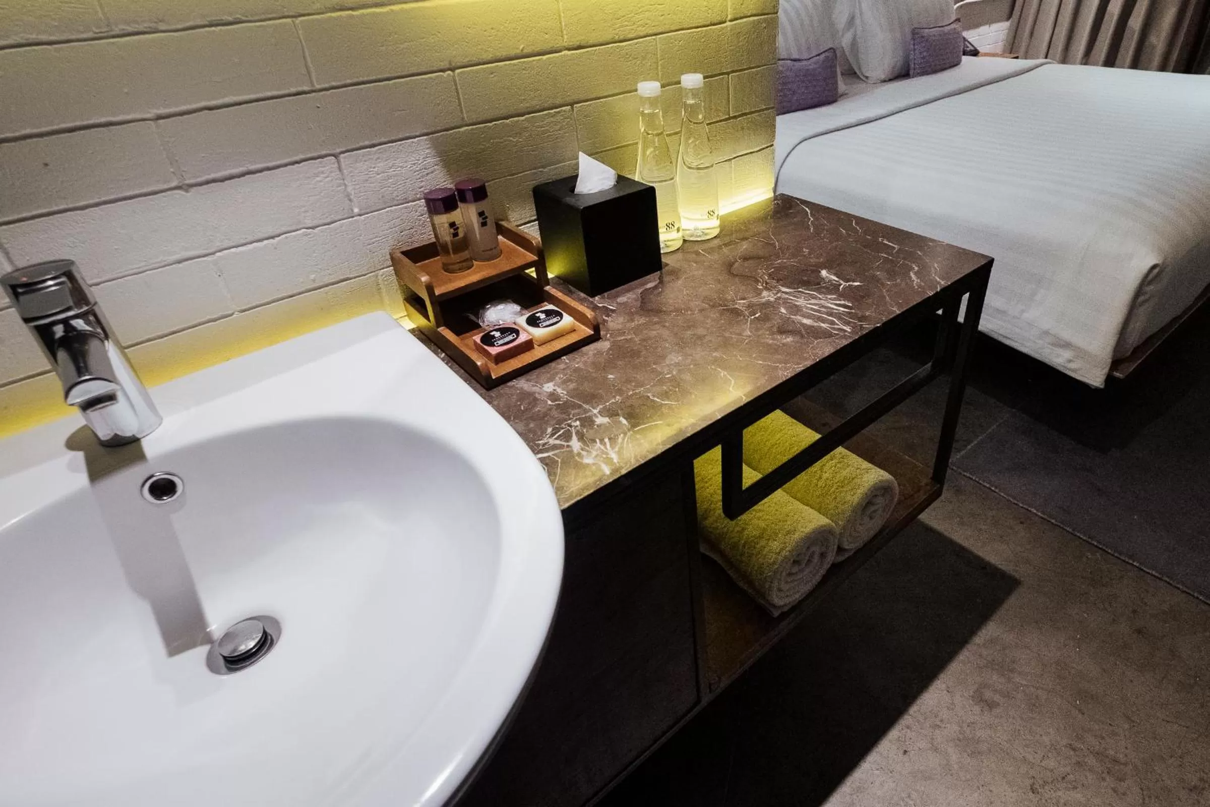 Bathroom, Bed in Janevalla Bandung