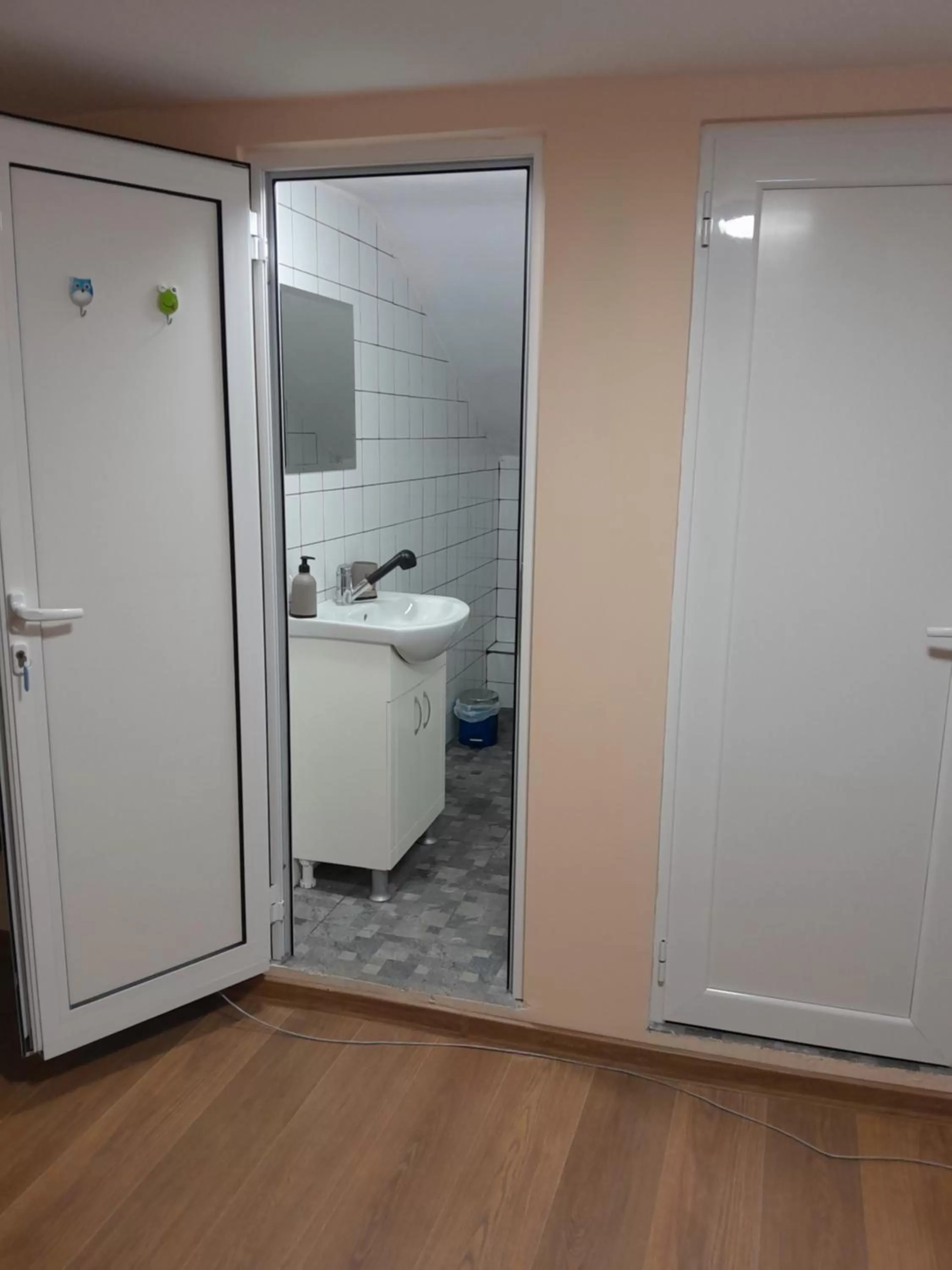 Shower, Bathroom in HANCHO SevenUps - KAPANA Plovdiv Center