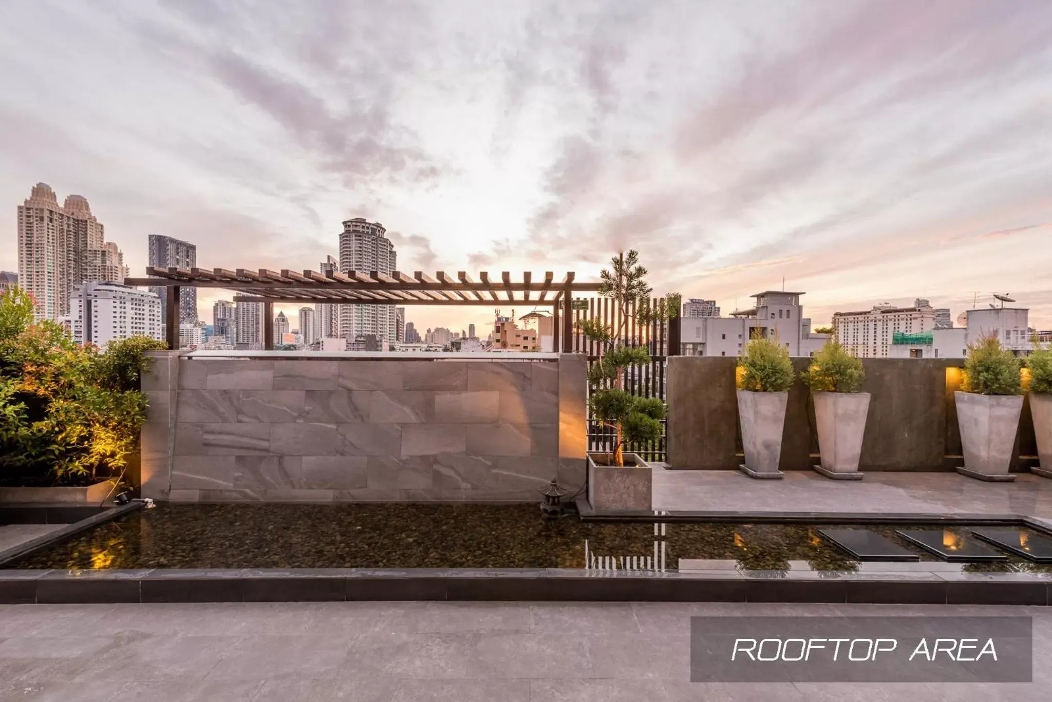 Property building in Zensation The Residence Property building in Zensation The Residence