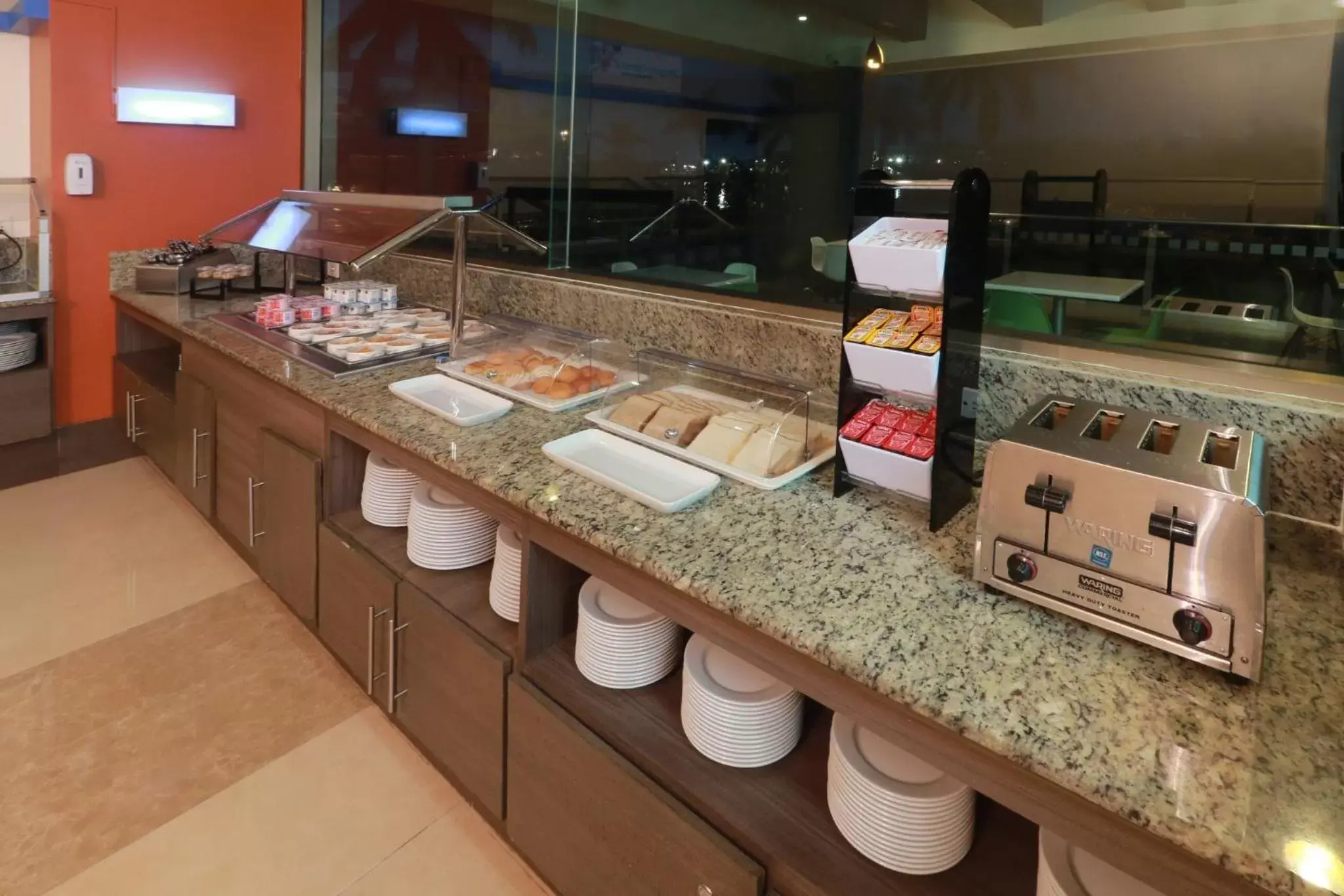 Breakfast, Food in Holiday Inn Express - Tuxpan, an IHG Hotel