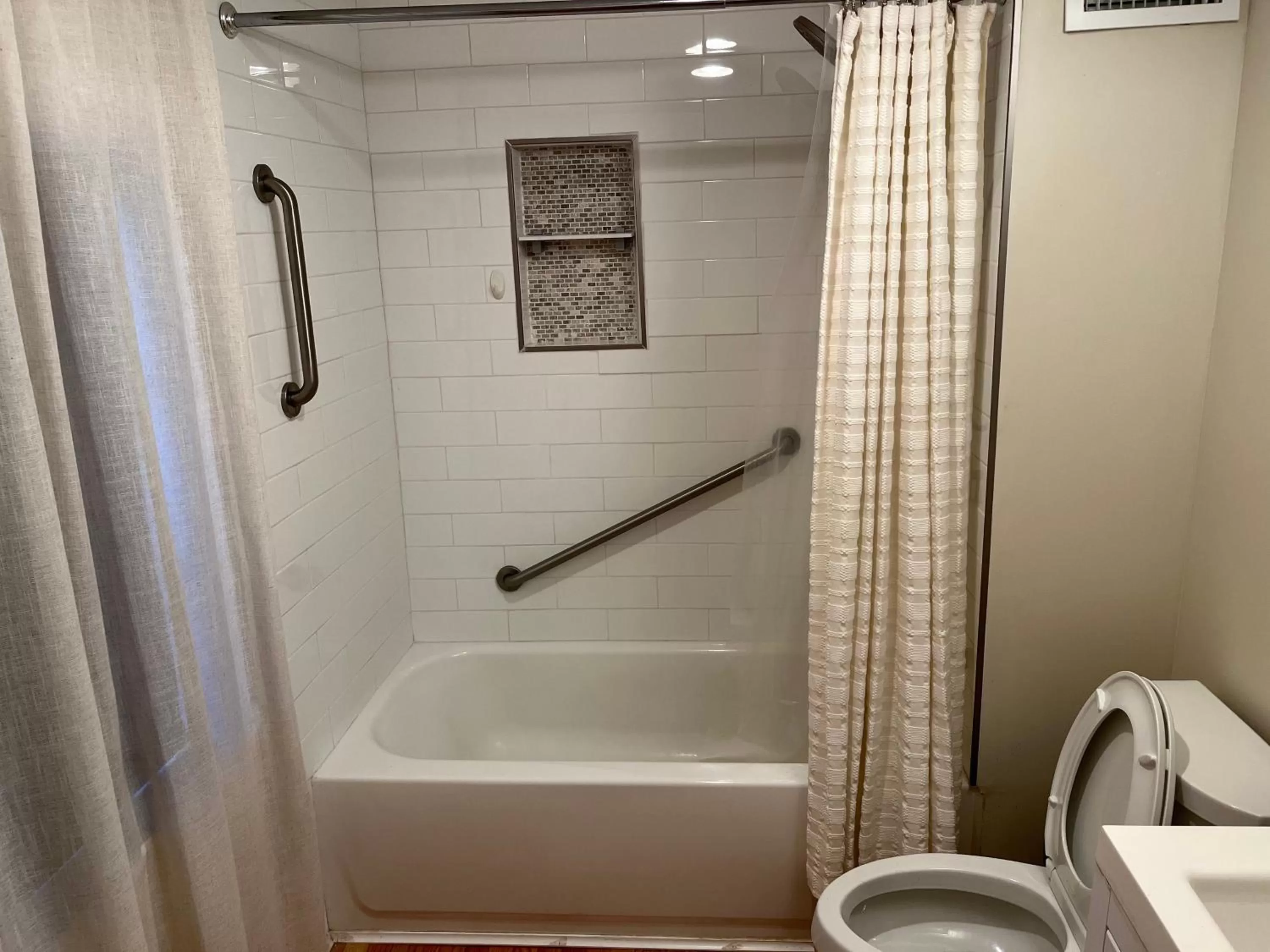 Come As You Are Inn LLC