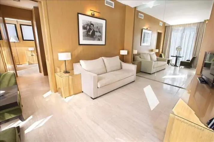 Living room, Seating Area in Hostellerie La Farandole