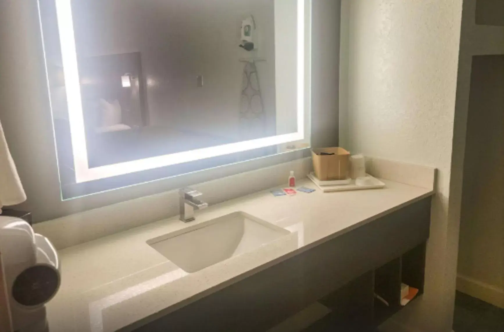 Bathroom in Econo Lodge Inn & Suites Near Lackland AFB