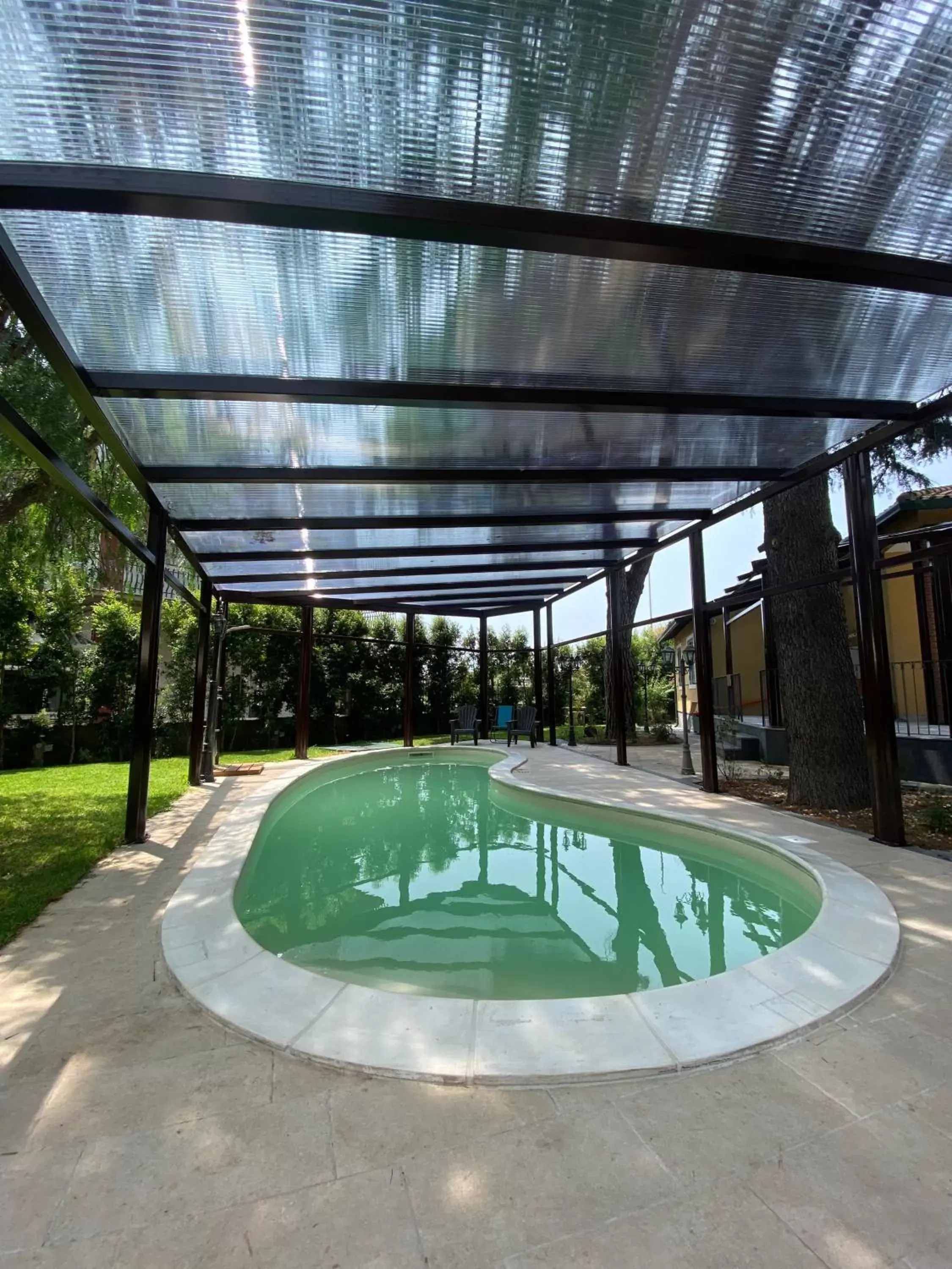 Swimming Pool in B&B Etna Country