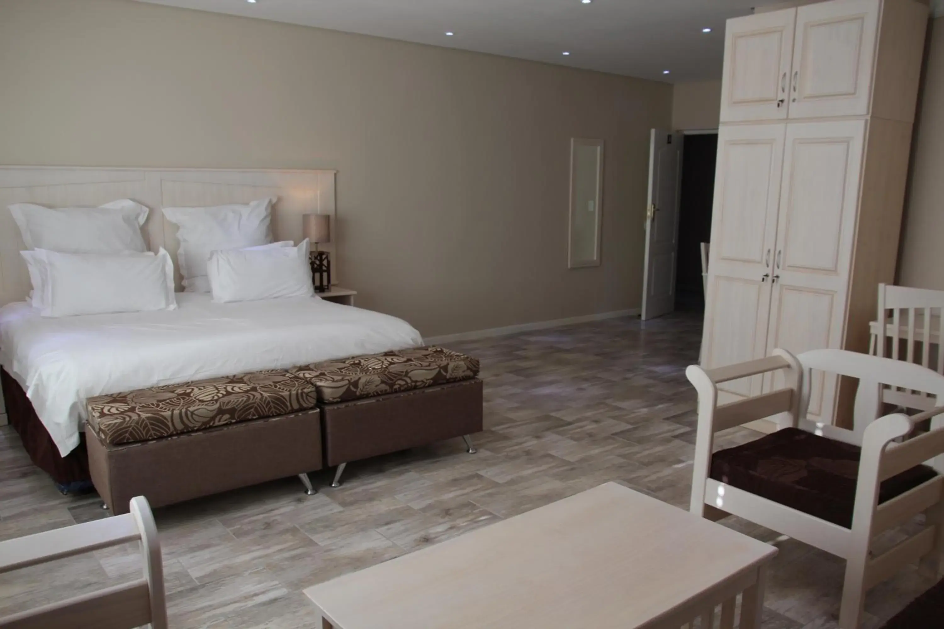 Bedroom, Bed in Midrand Conference Centre