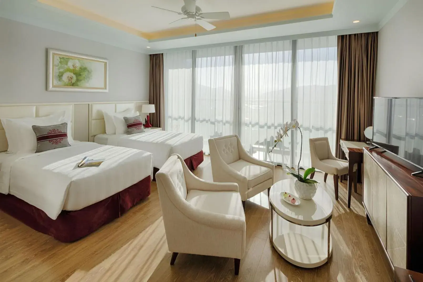 Photo of the whole room in Vinpearl Beachfront Nha Trang