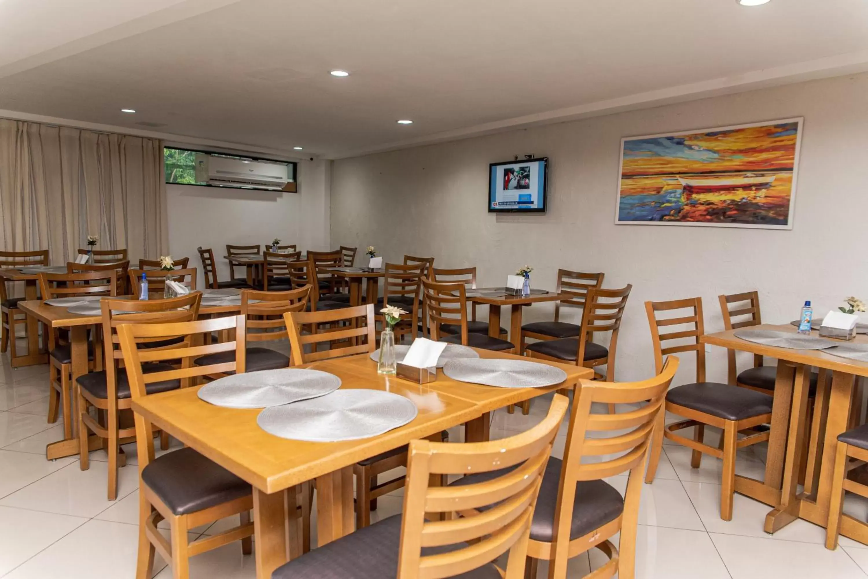 Restaurant/places to eat in Nord Easy Imperial Suites Restaurant/places to eat in Nord Easy Imperial Suites