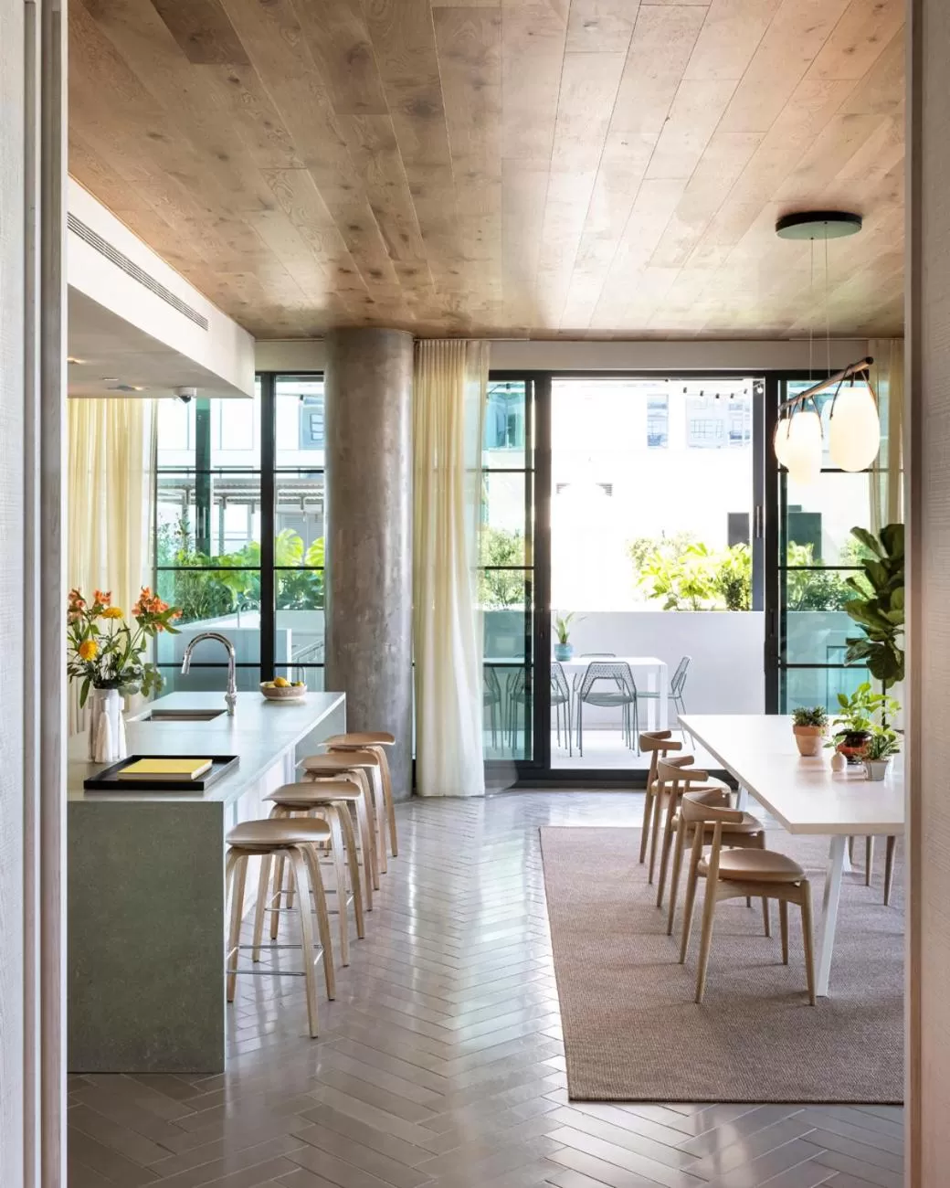 Communal lounge/ TV room in ROOST Tampa