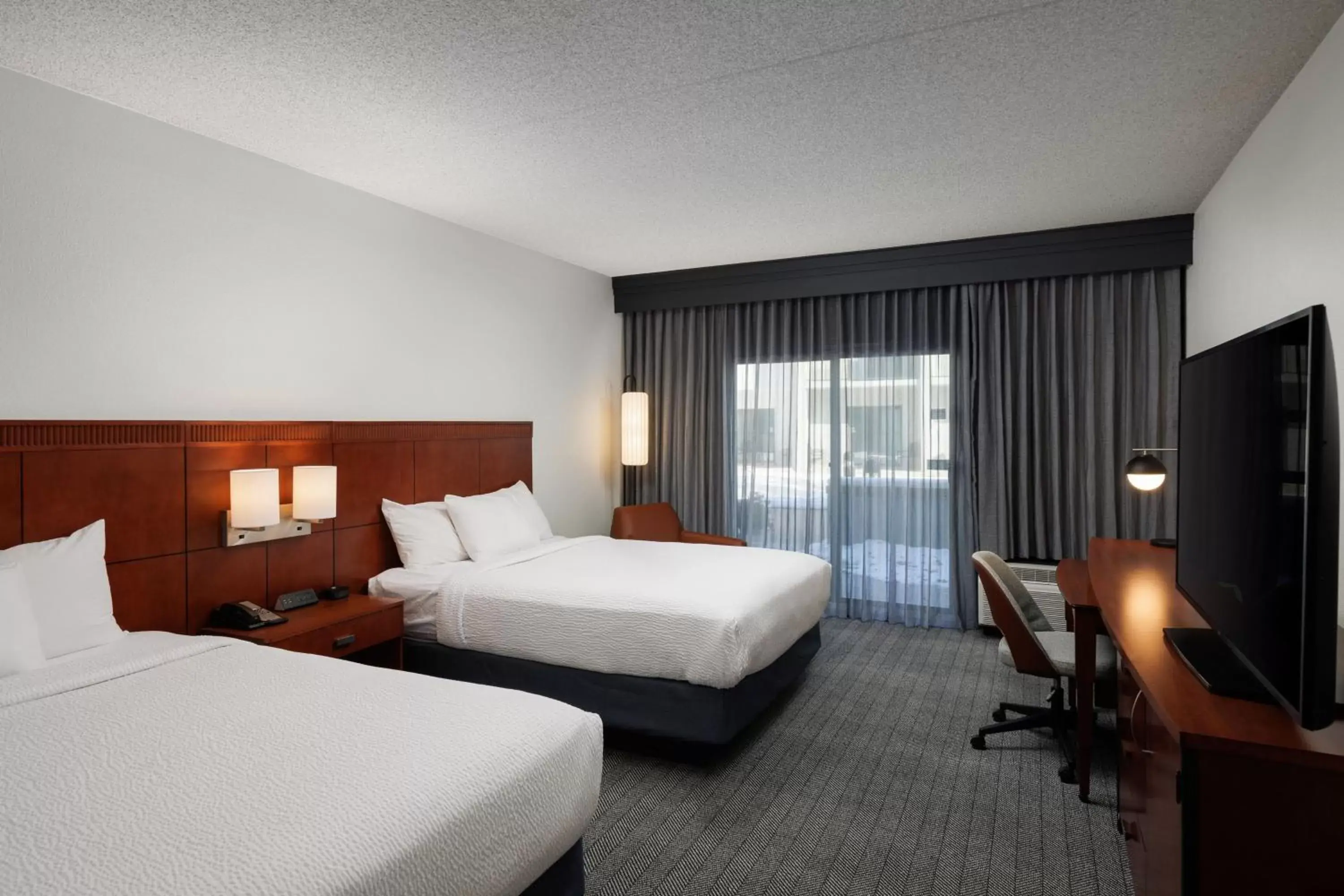 Photo of the whole room, Bed in Courtyard by Marriott Denver Central Park