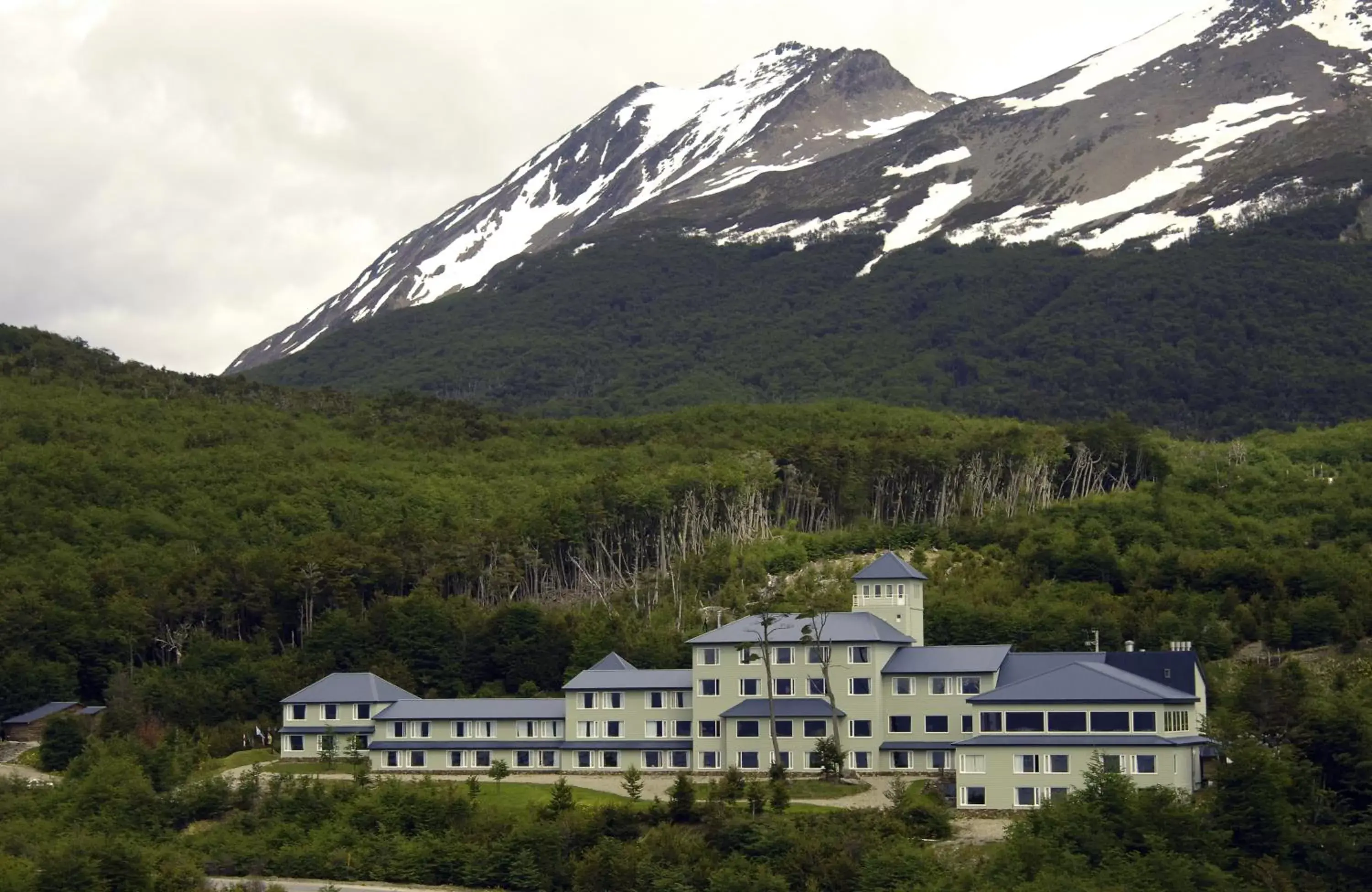 Neighbourhood, Property Building in Los Acebos Ushuaia Hotel