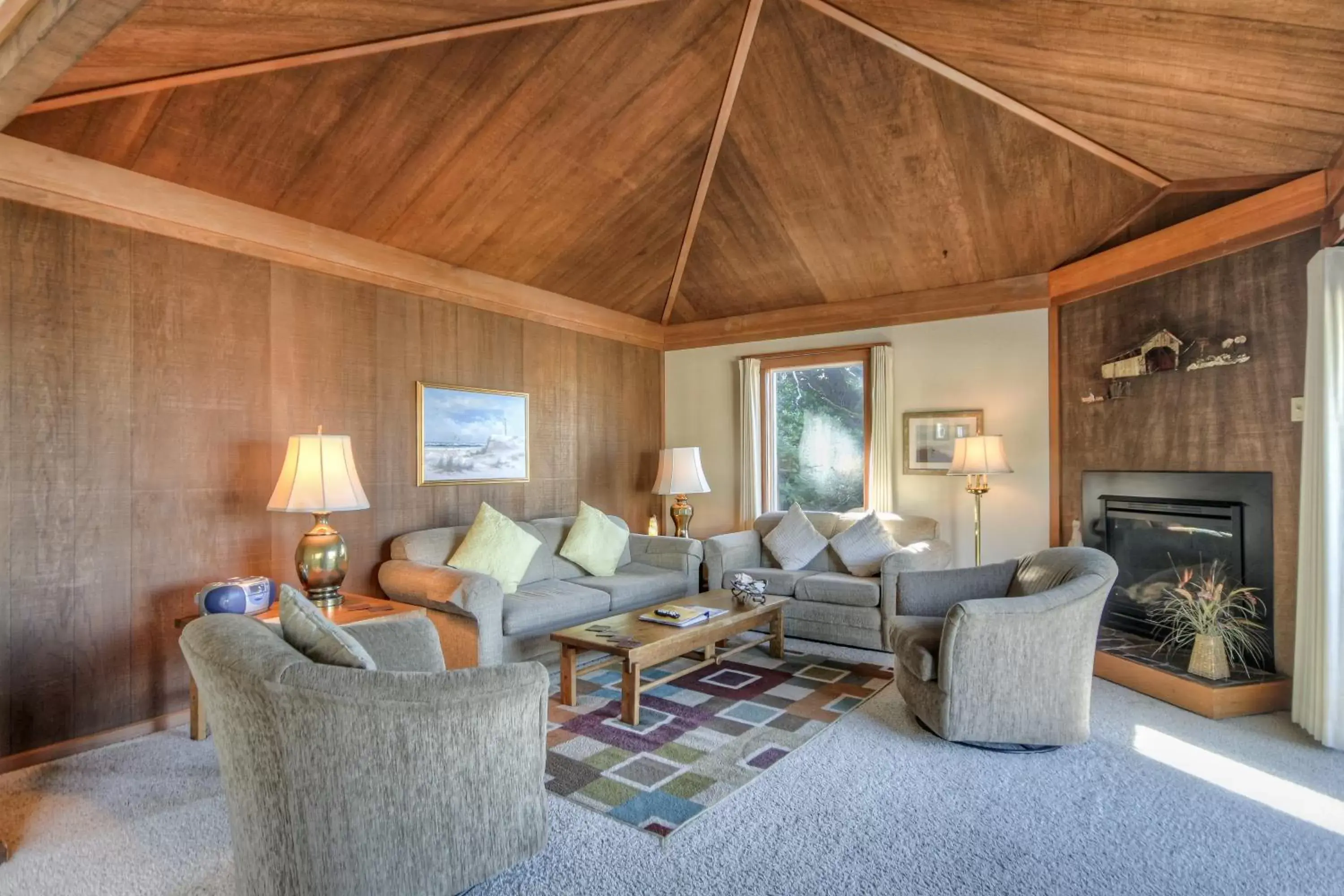 Living room, Seating Area in Little Creek Cove Beach Resort